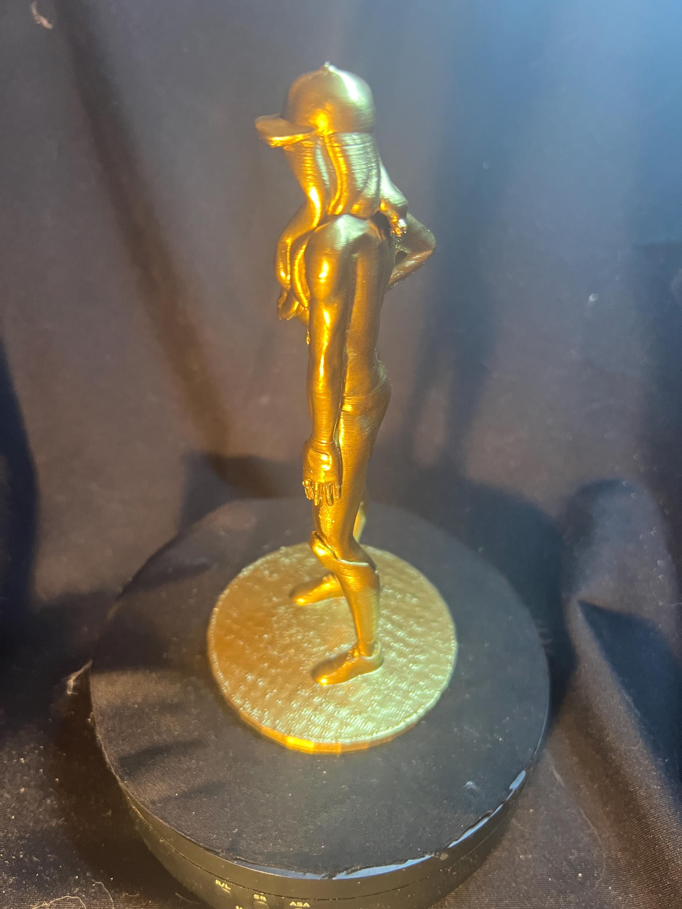 Sexy Nude Woman / Naked Ball-Player Figure