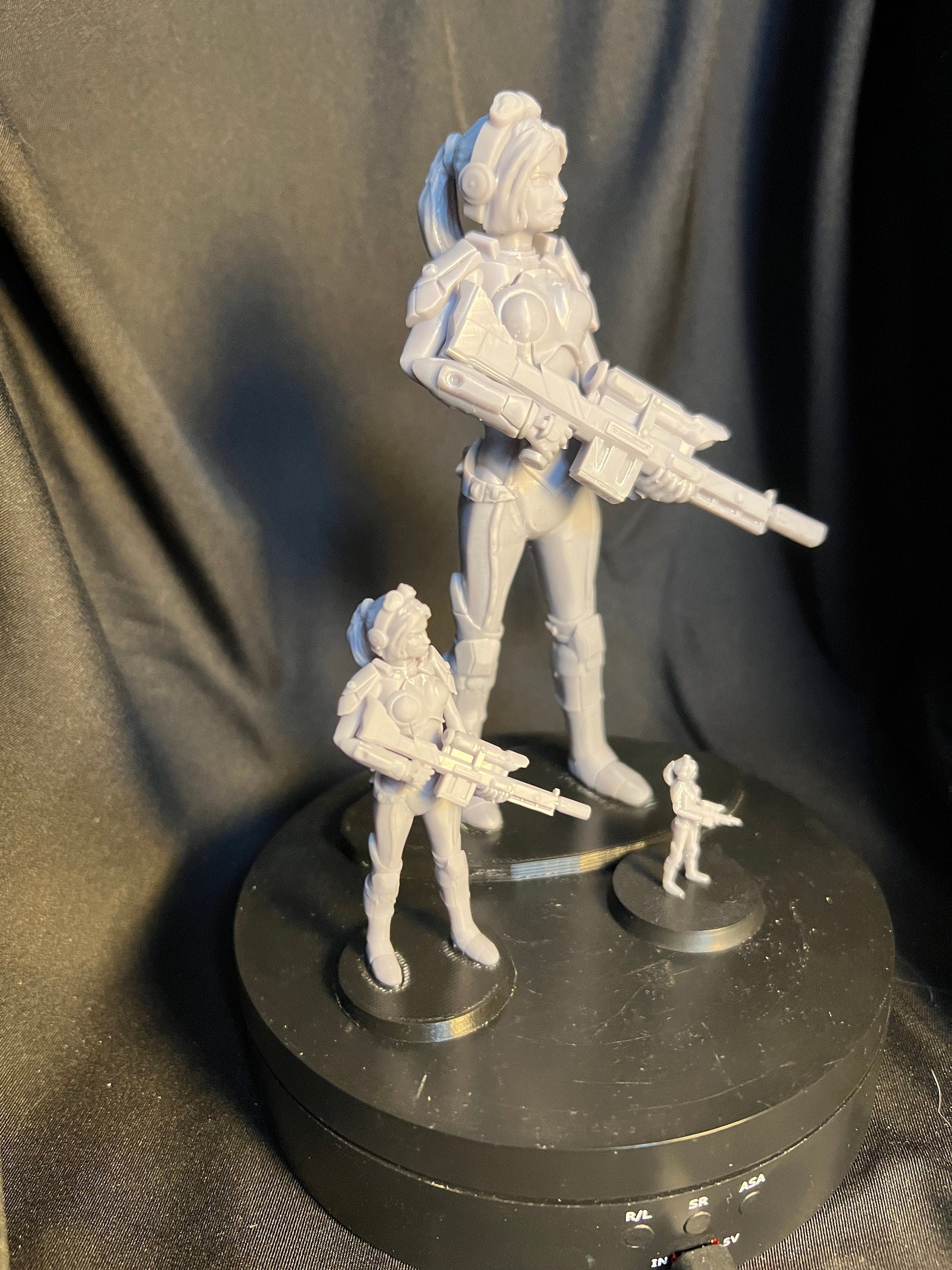 Space Trooper Woman Model / Science Fiction Solider Female Figure