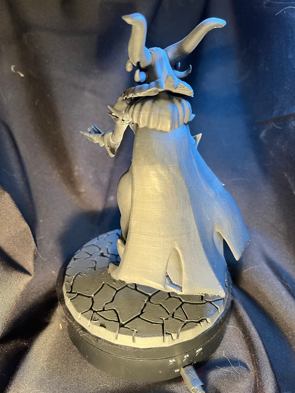 Dragon Queen Miniature / Fantasy Dragonkin Woman Figure