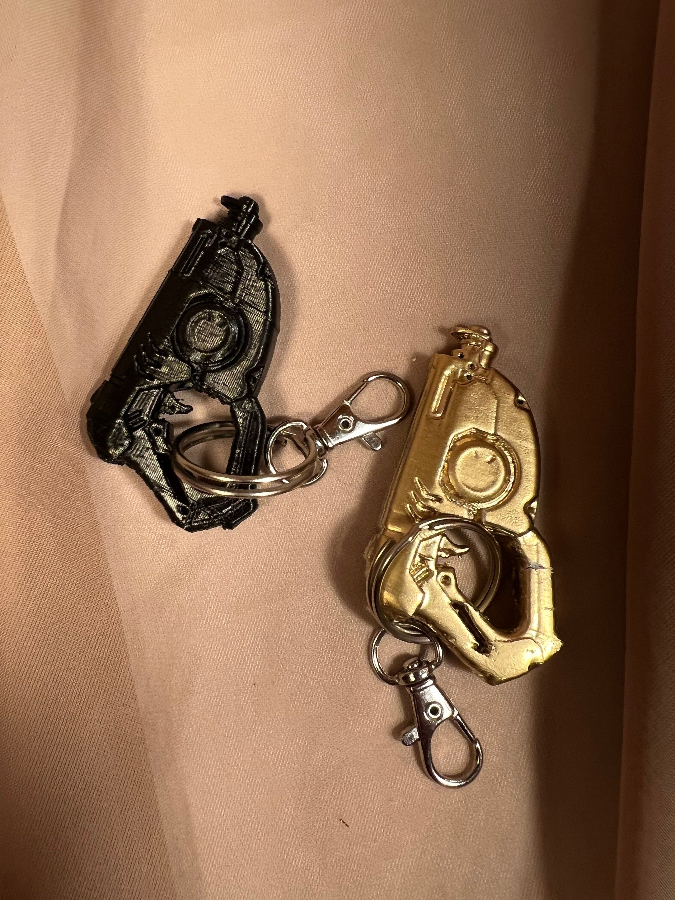 Overwatch Tracer gun keychain