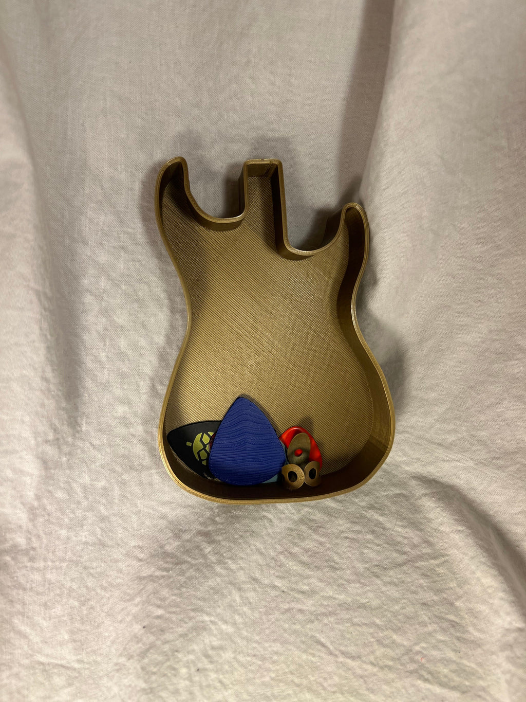 Fender Stratocaster-shaped pick holder / Guitar Shaped Coin Holder