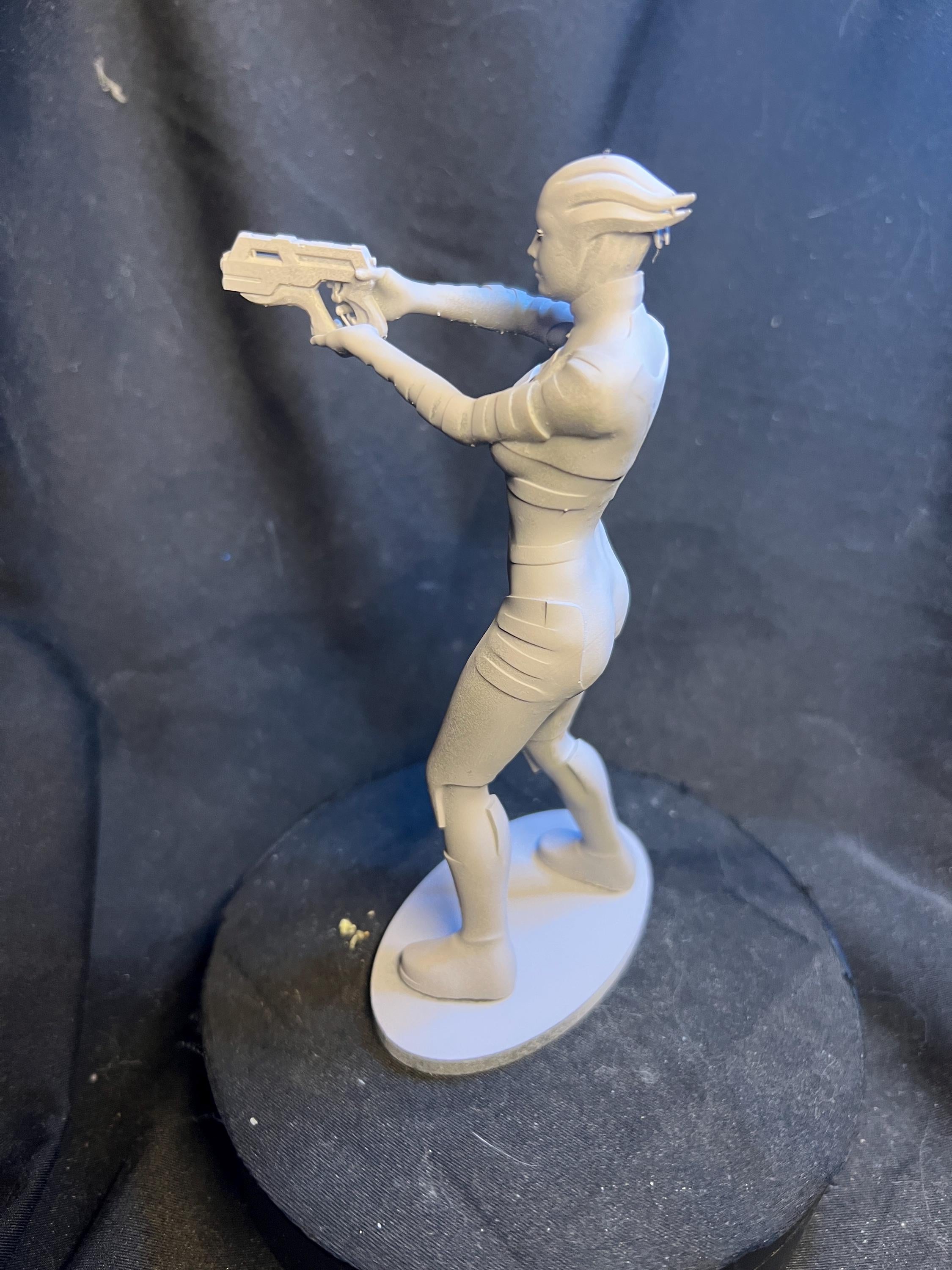 Sleek Alien Warrior Figurine - Unpainted, 6" Tall