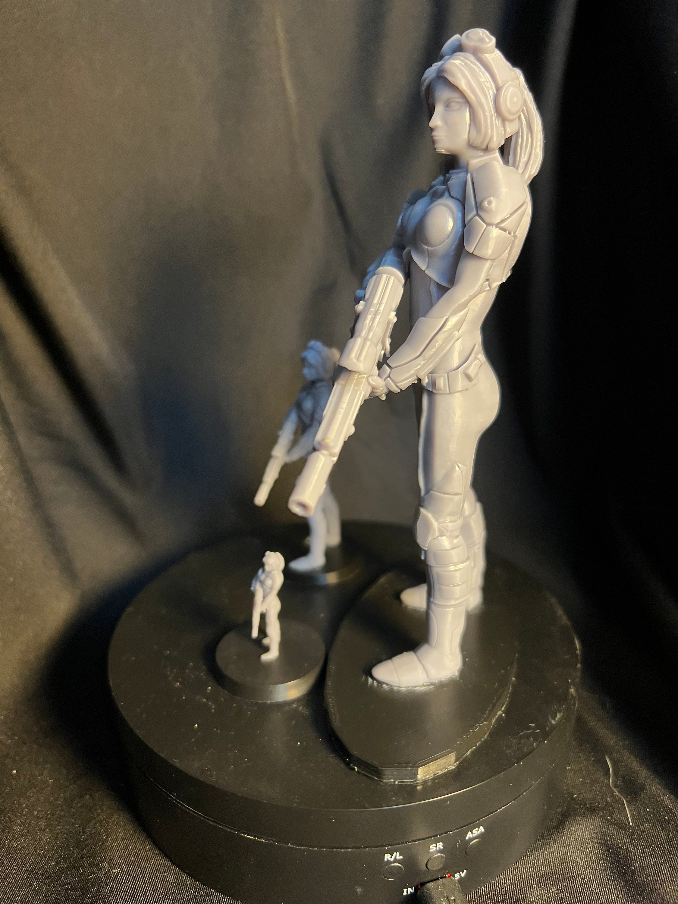 Space Trooper Woman Model / Science Fiction Solider Female Figure