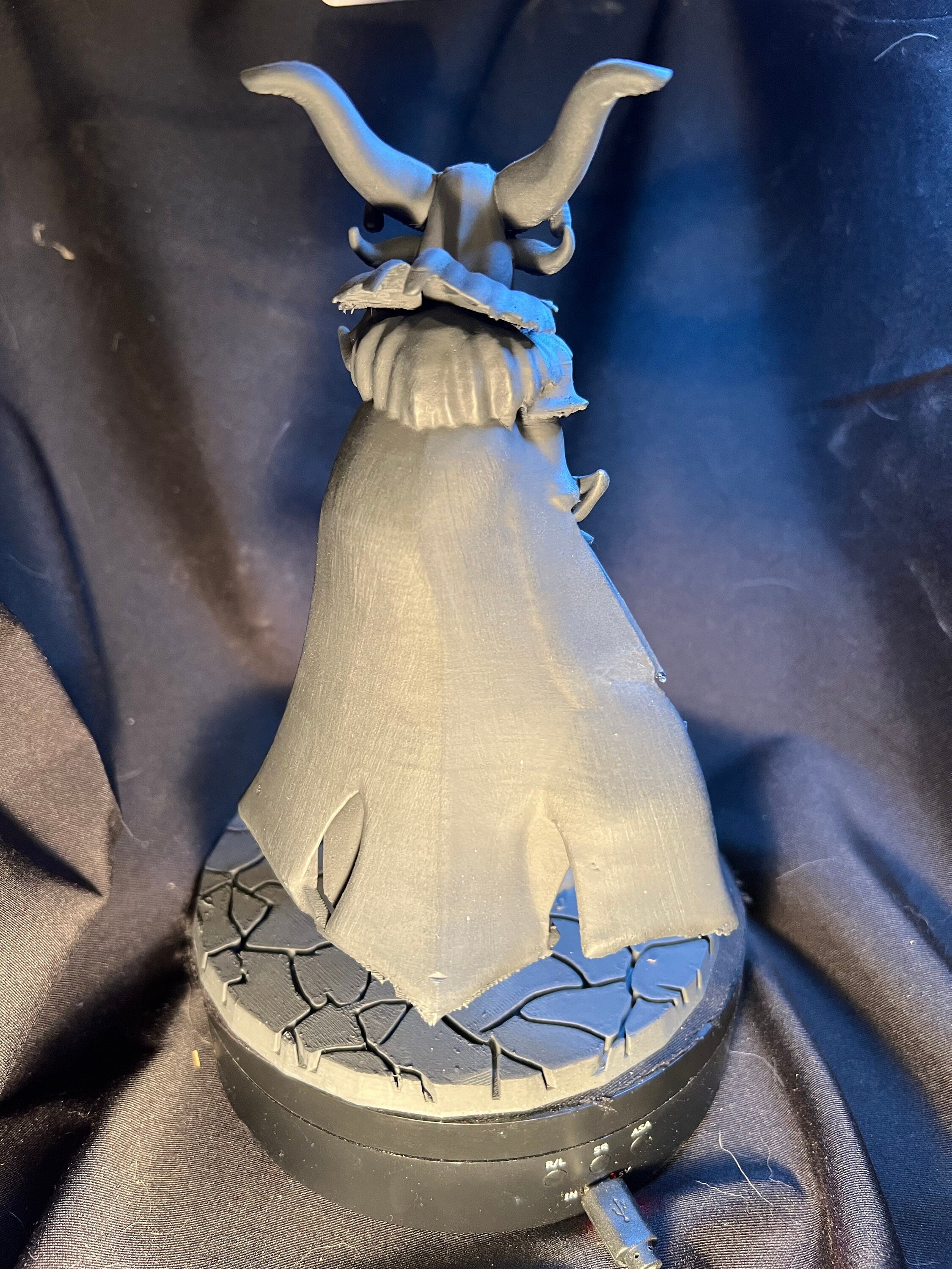 Dragon Queen Miniature / Fantasy Dragonkin Woman Figure