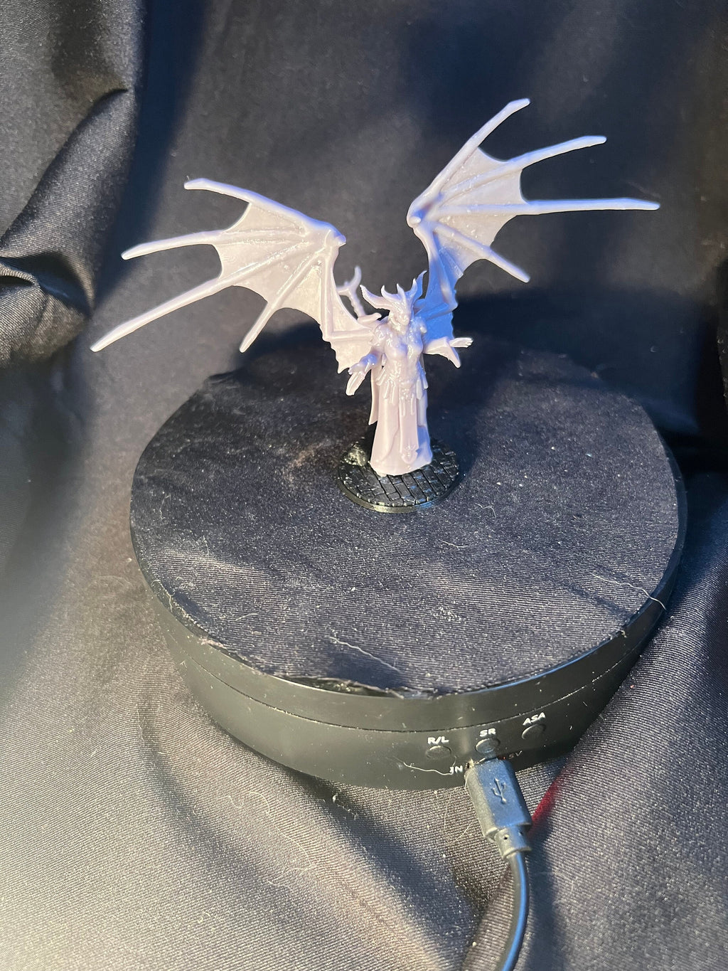 Daughter of Darkness, Demon mini