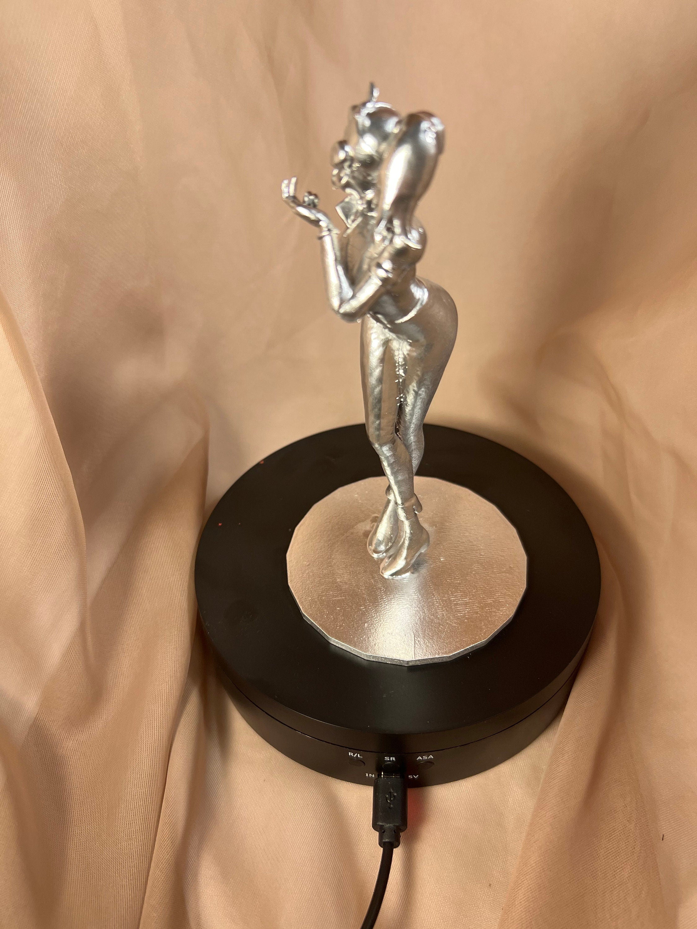 Gamer Girl Blowing Kiss Figurine, 3D Printed Collectible, Gaming Enthusiast Gift