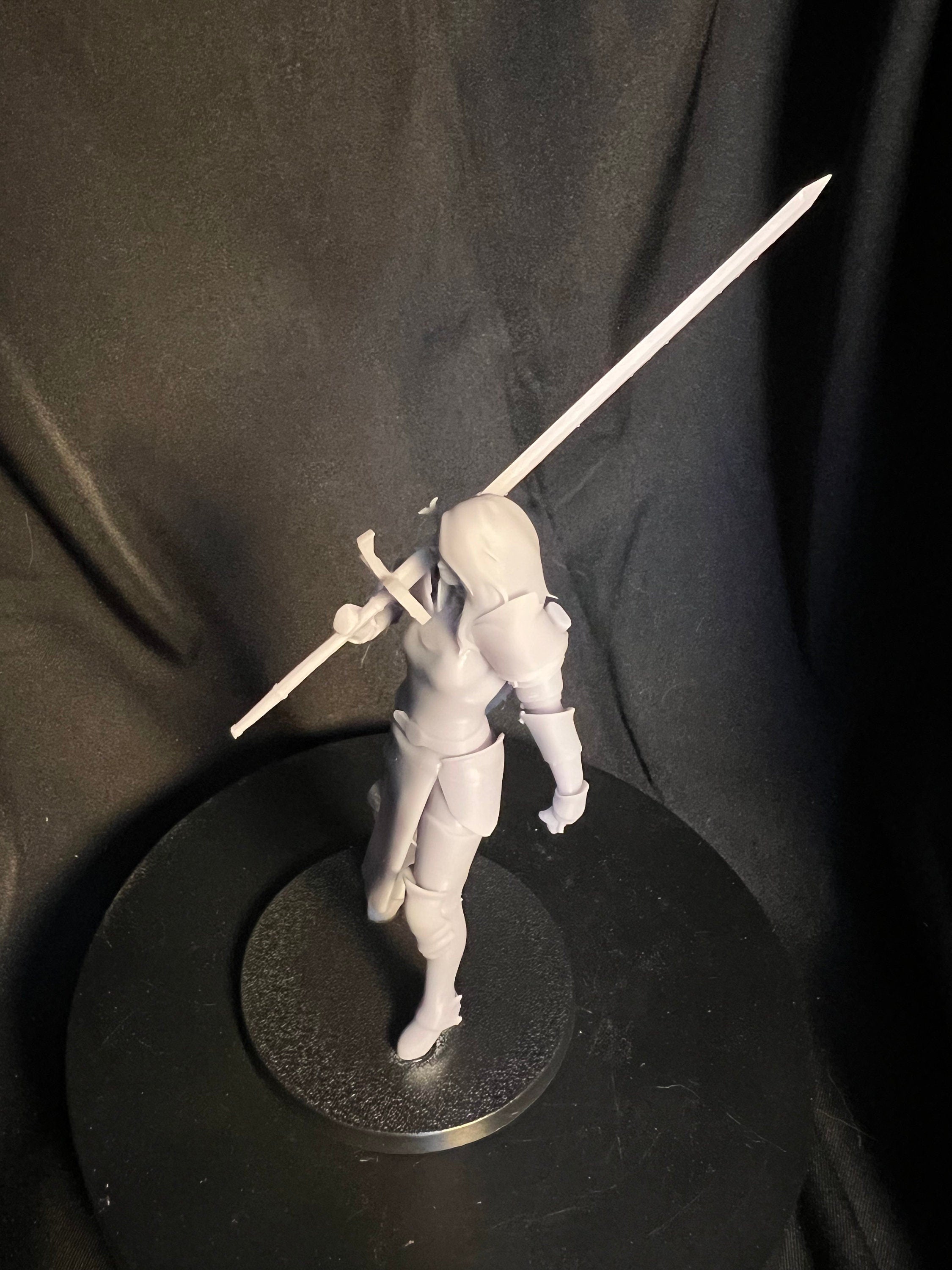 Female Knight Figure / Woman Warrior with a Greatsword