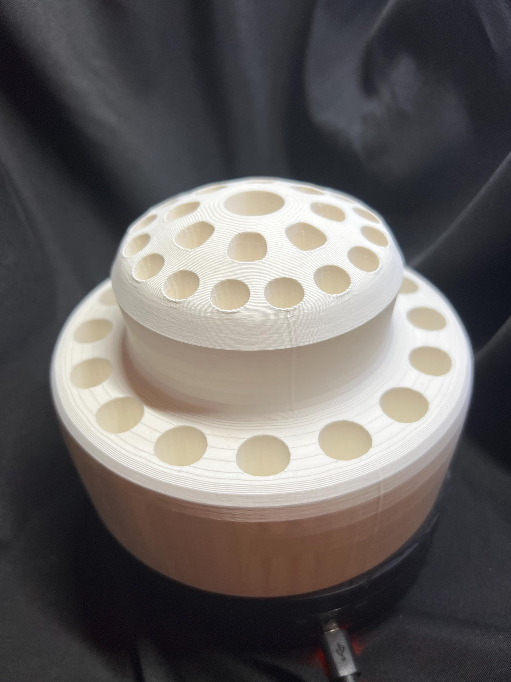 Round Pencil Holder – 5.7" Diameter