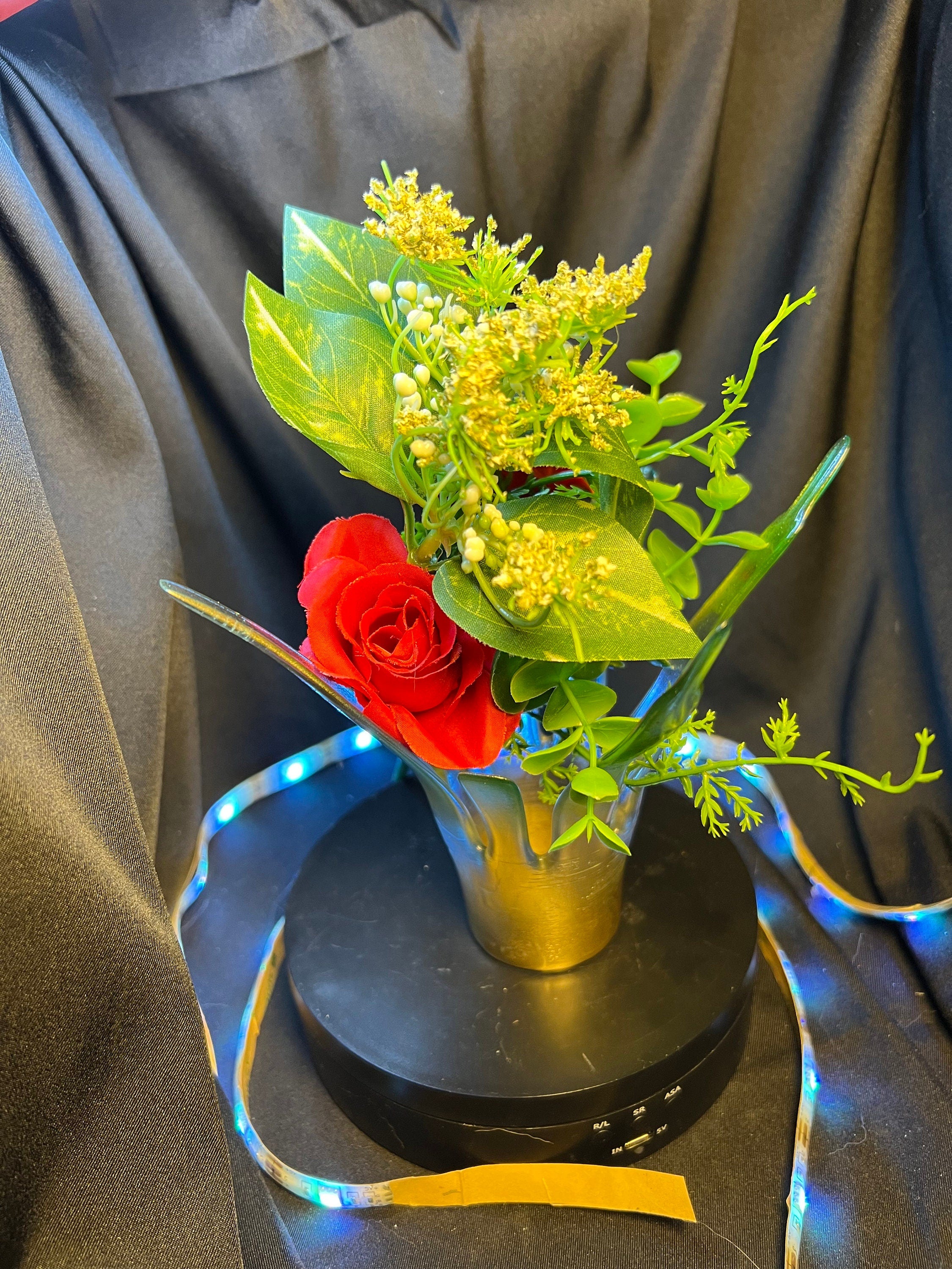 Splash Shaped Clear Green and Gold Flower Vase