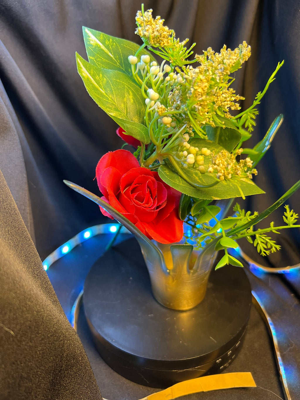 Splash Shaped Clear Green and Gold Flower Vase