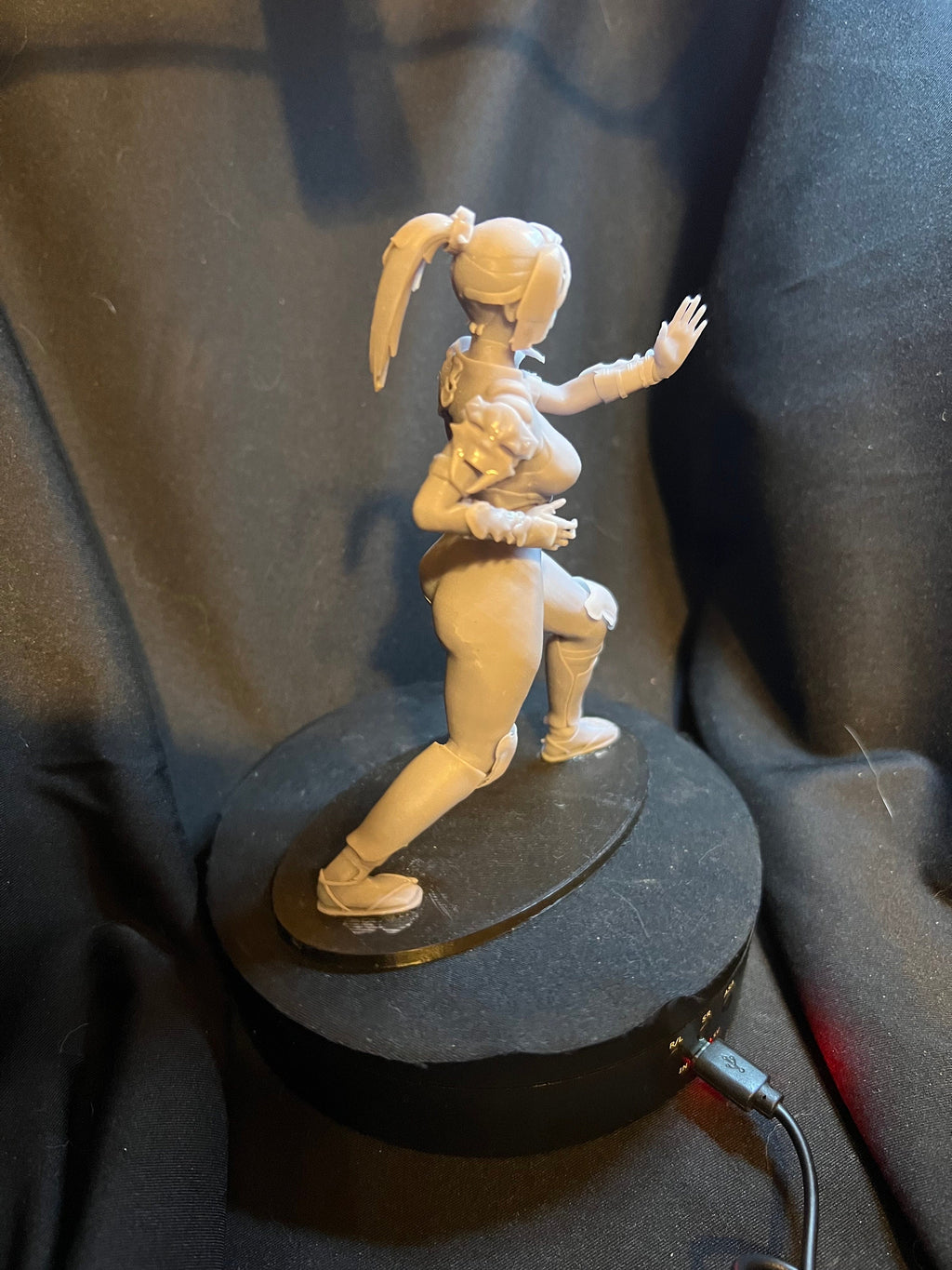 Taki Ninja Woman Figurine / Unarmed Warrior Figure