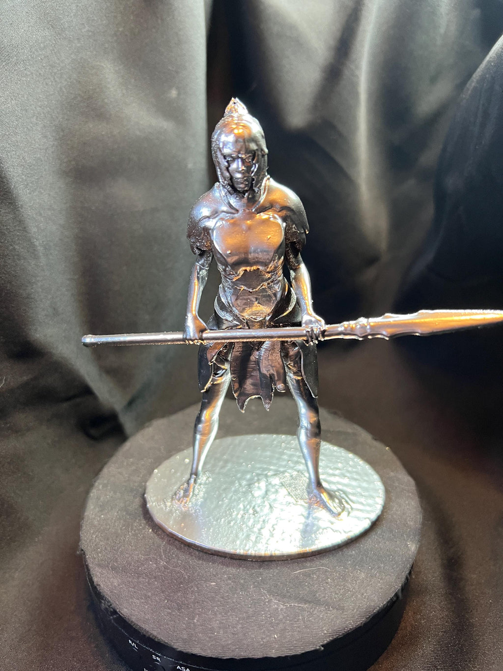 Shadowheart with a Spear