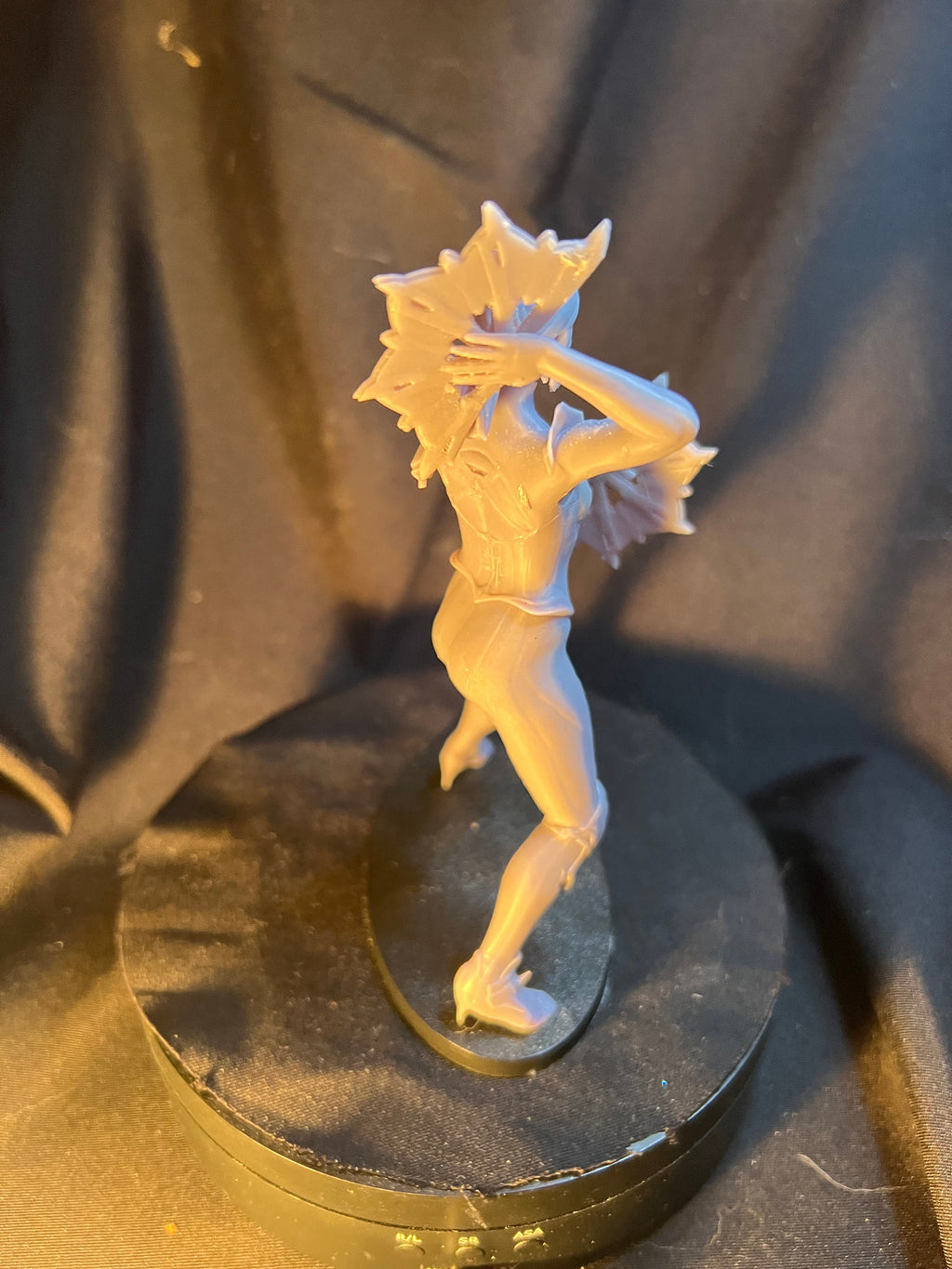 Ninja Woman Figurine / Fan Wielding Warrior Figure