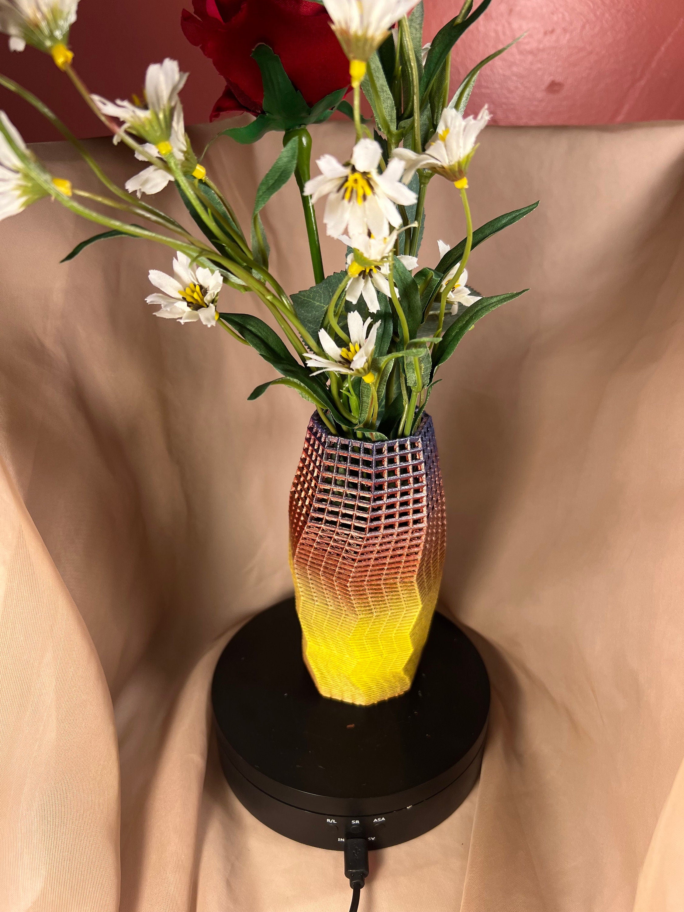 3D Printed Multicolor Vase, Painted Mesh Flower Vase