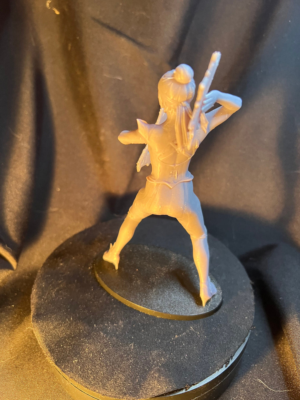 Ninja Woman Figurine / Fan Wielding Warrior Figure