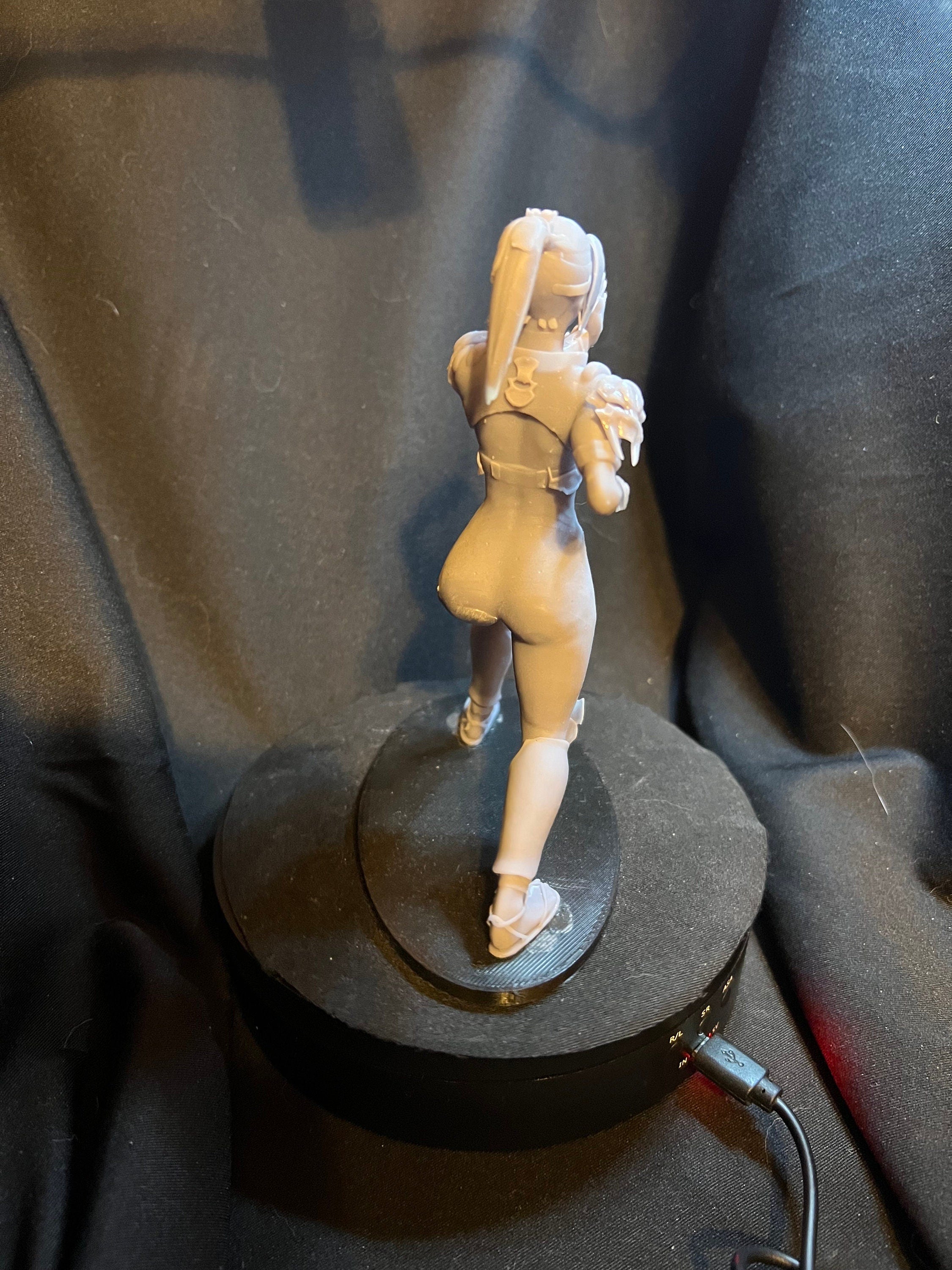 Taki Ninja Woman Figurine / Unarmed Warrior Figure