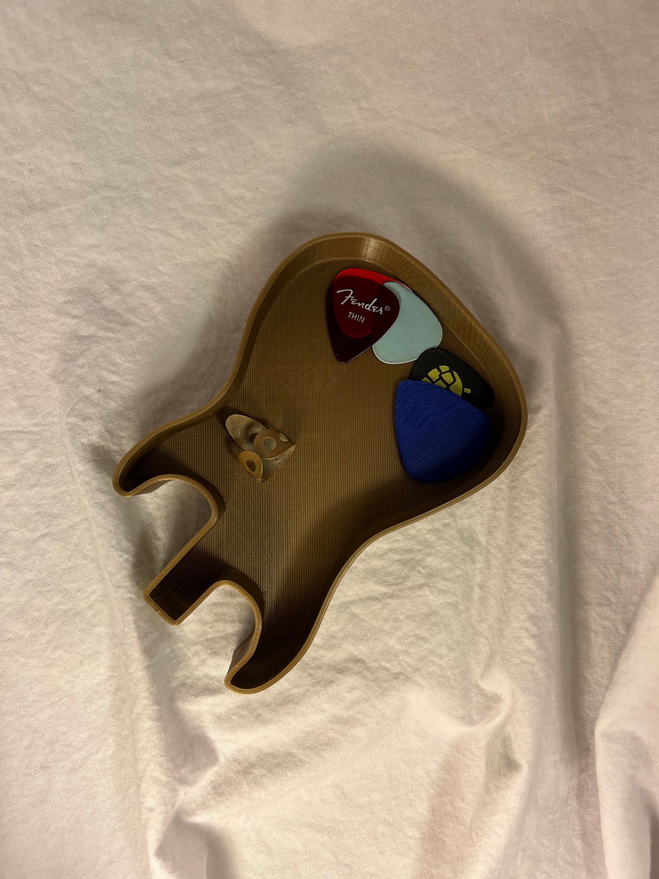 Fender Stratocaster-shaped pick holder / Guitar Shaped Coin Holder