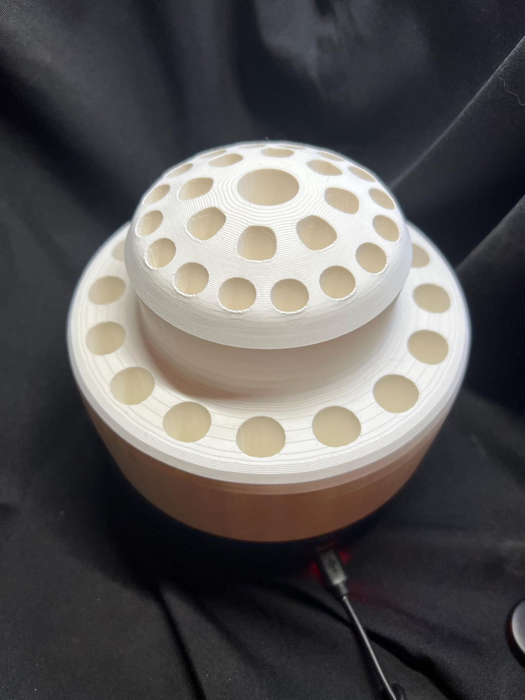 Round Pencil Holder – 5.7" Diameter