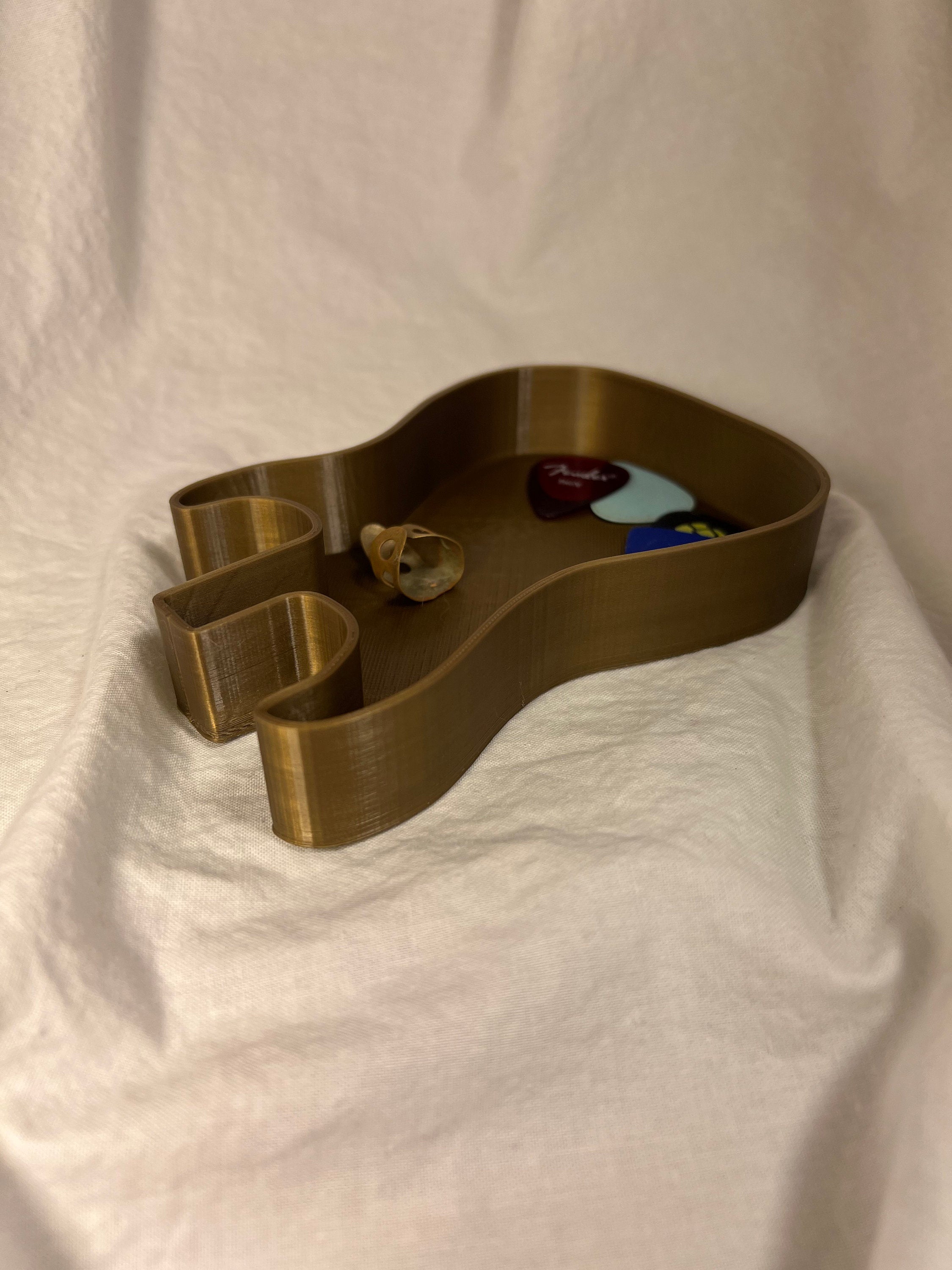 Fender Stratocaster-shaped pick holder / Guitar Shaped Coin Holder