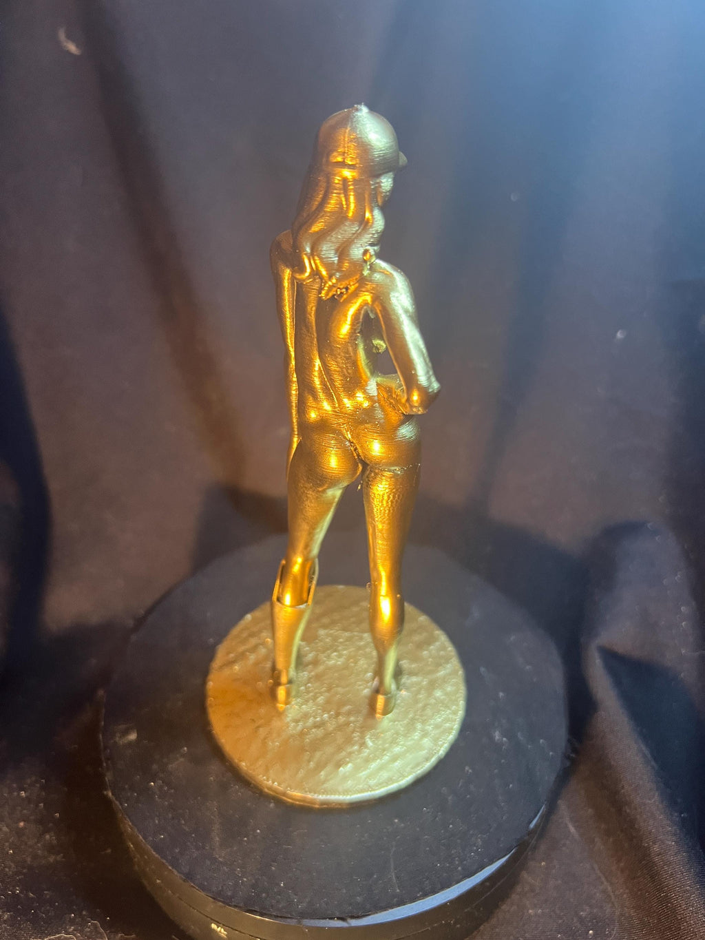 Sexy Nude Woman / Naked Ball-Player Figure