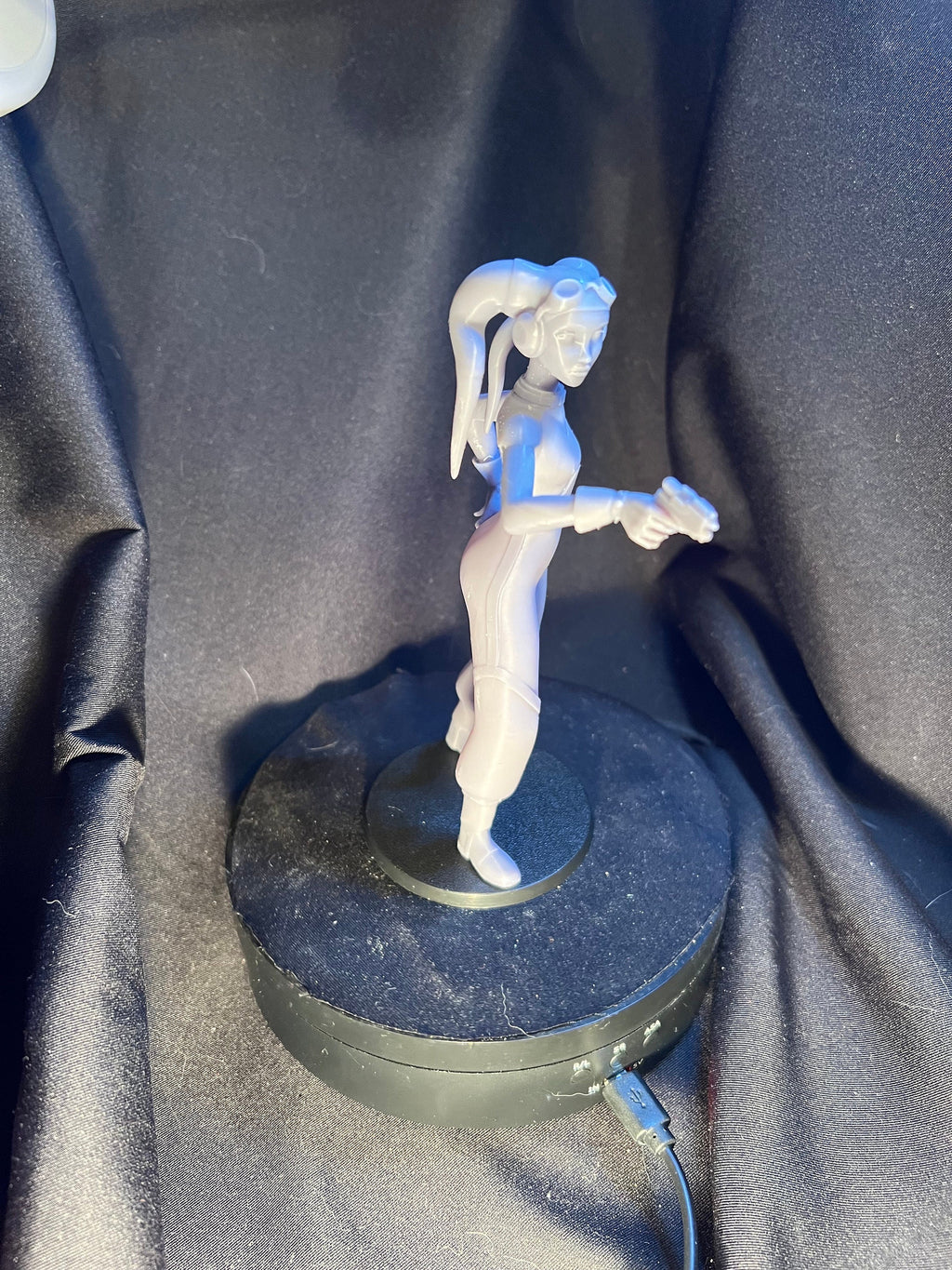 3D Printed Science Fiction Figurine: Cute Space Pilot Mom