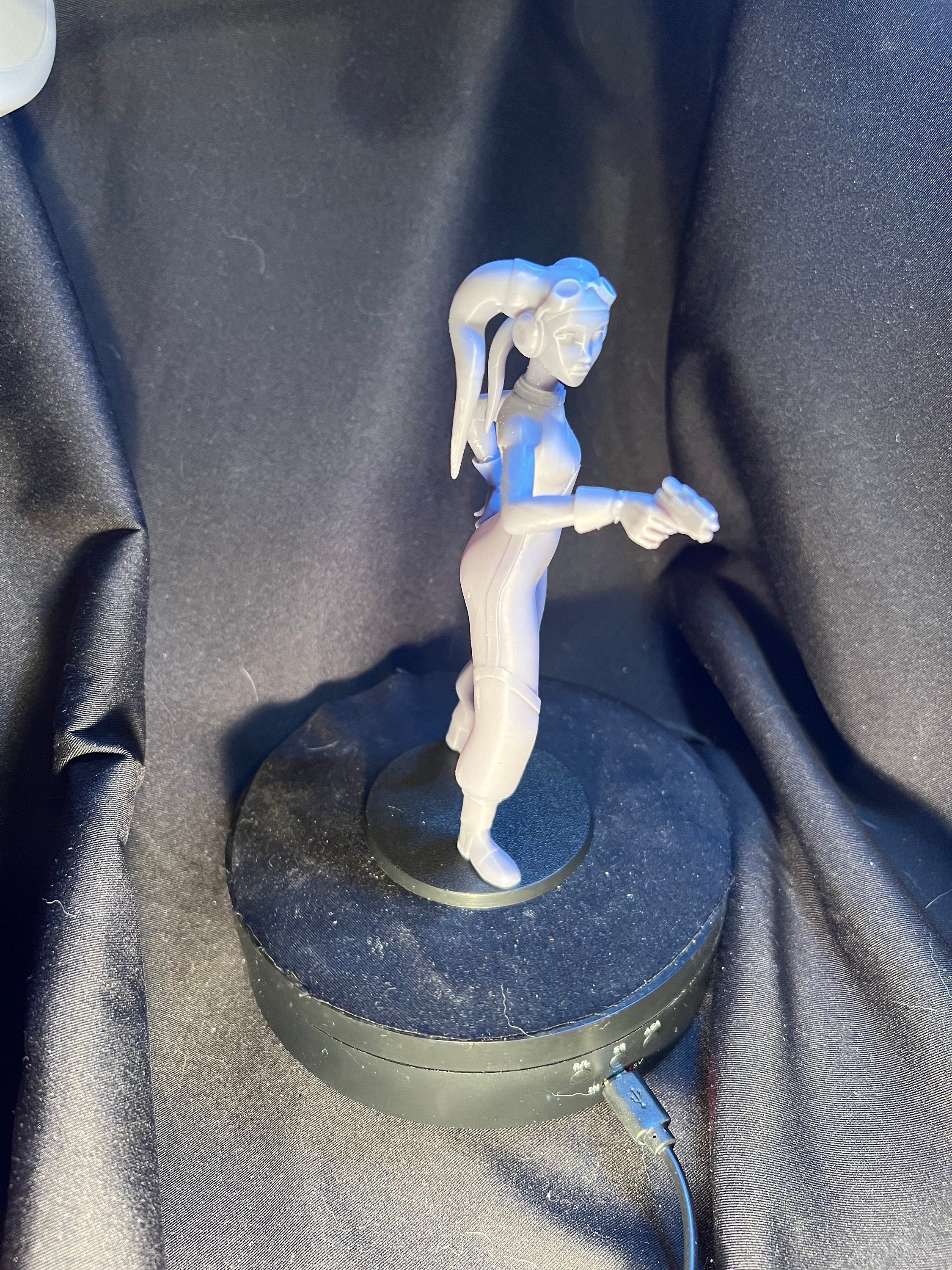 3D Printed Science Fiction Figurine: Cute Space Pilot Mom