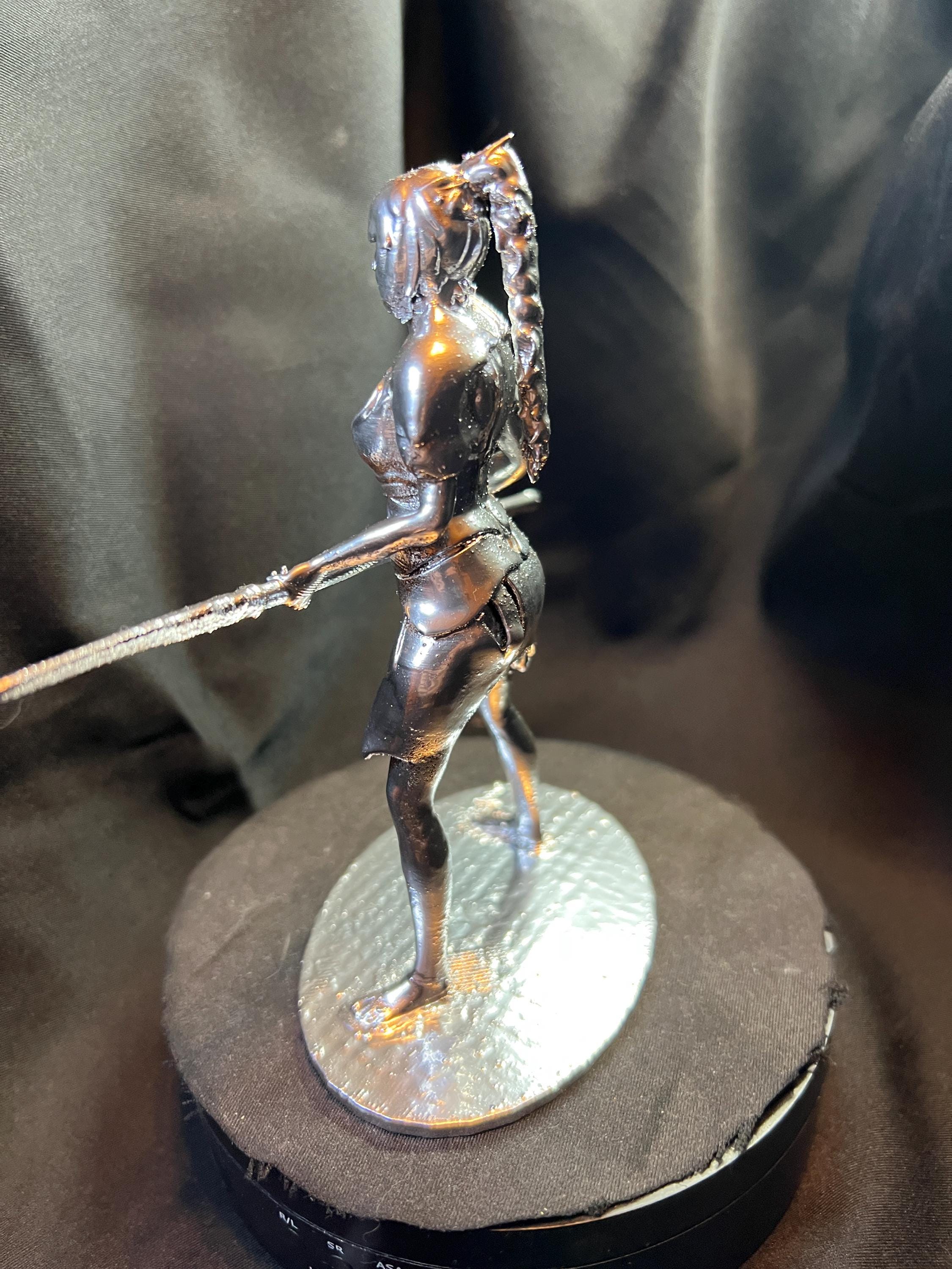 Shadowheart with a Spear