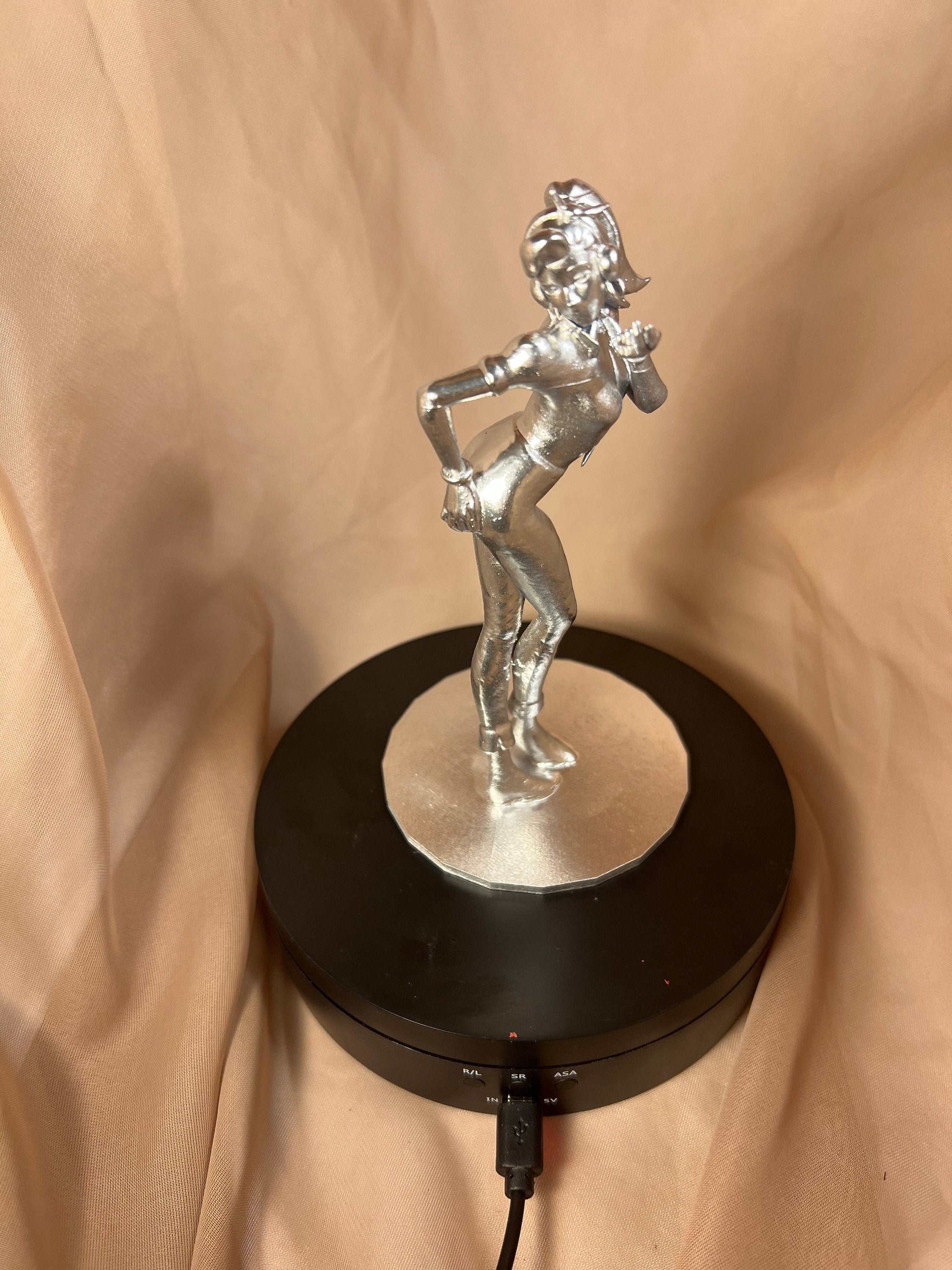 Gamer Girl Blowing Kiss Figurine, 3D Printed Collectible, Gaming Enthusiast Gift