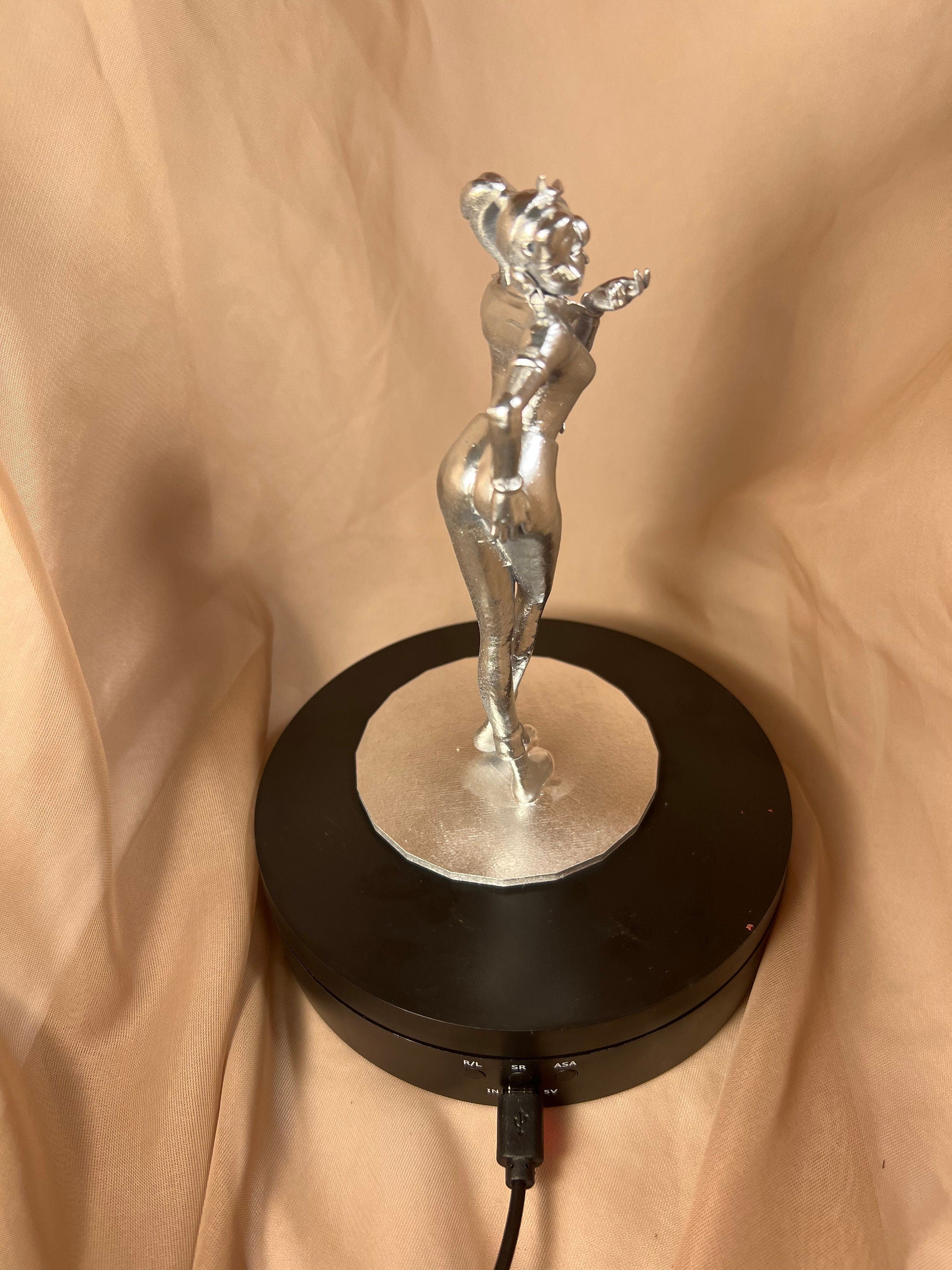 Gamer Girl Blowing Kiss Figurine, 3D Printed Collectible, Gaming Enthusiast Gift