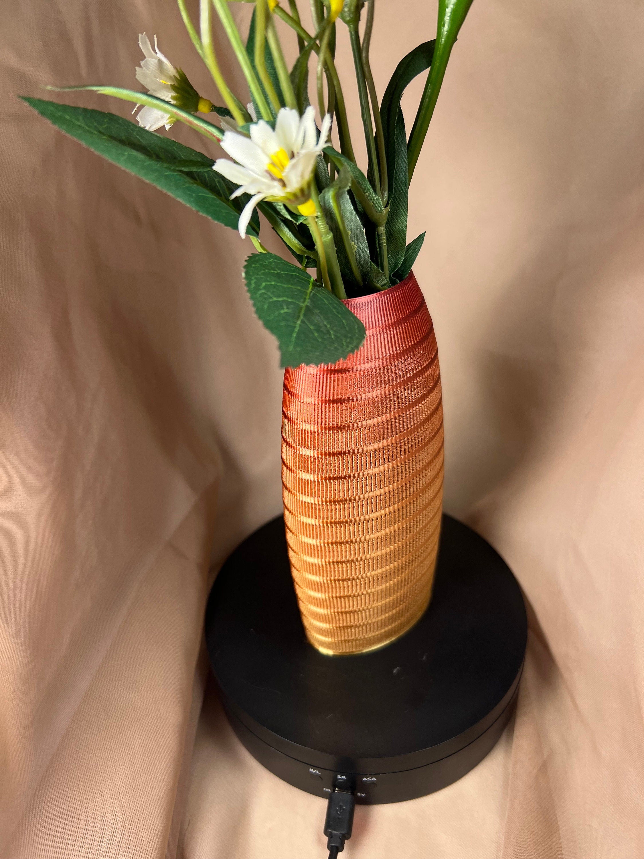 Decorative Mesh Vase / Oval Shaped Vase