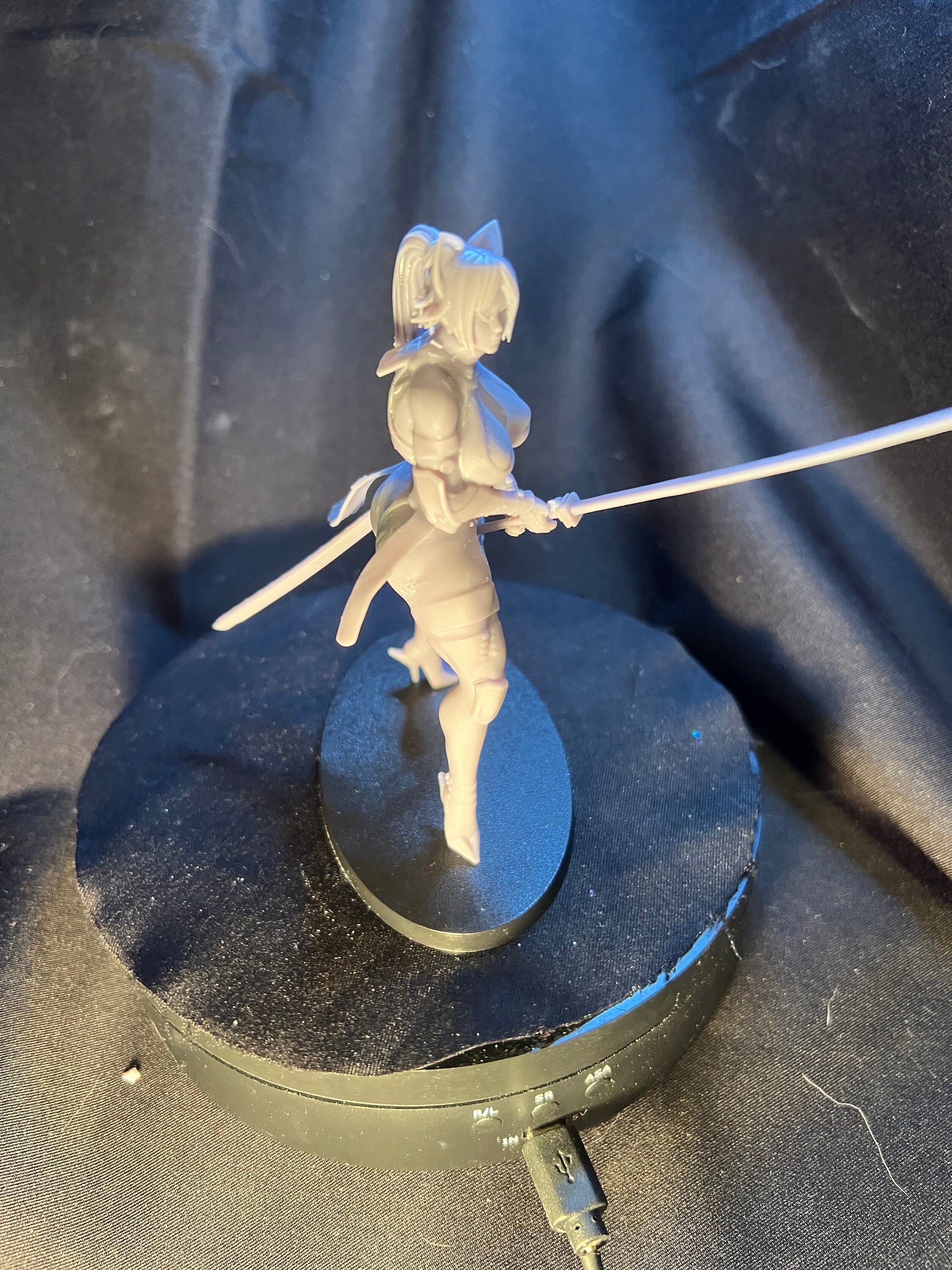 Combat Feline Woman Figurine / Yoroichi Character Figure