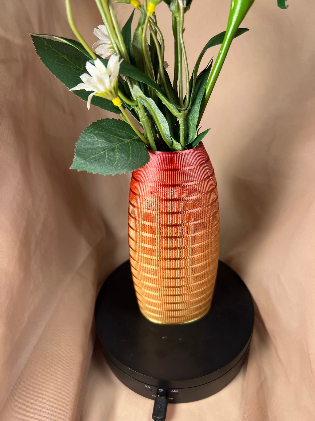 Decorative Mesh Vase / Oval Shaped Vase