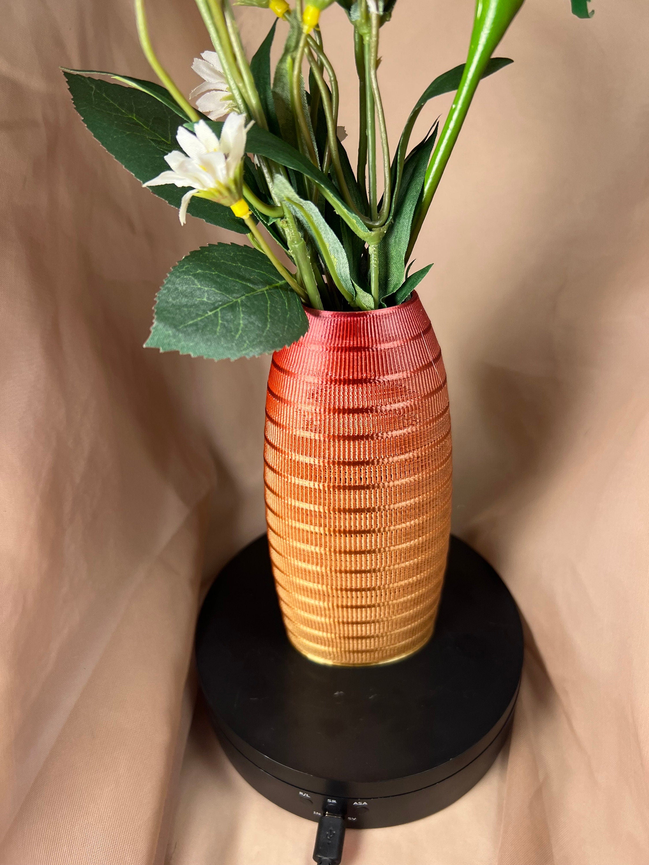 Decorative Mesh Vase / Oval Shaped Vase
