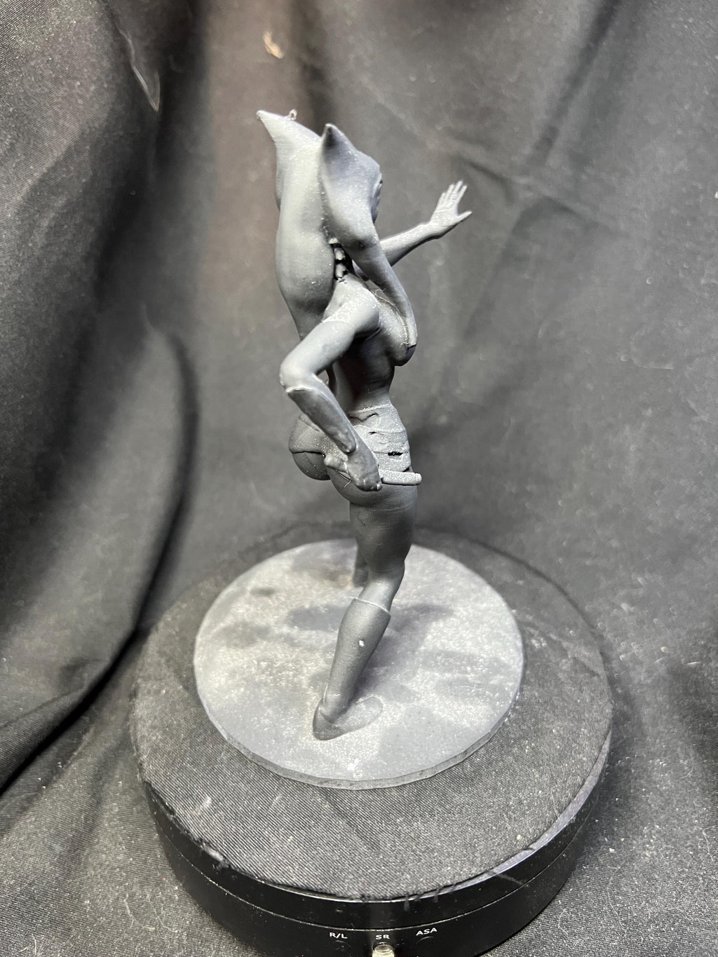 Togruta Warrior Woman with Dual Blades – Fantasy Sci-Fi Collectible Figure