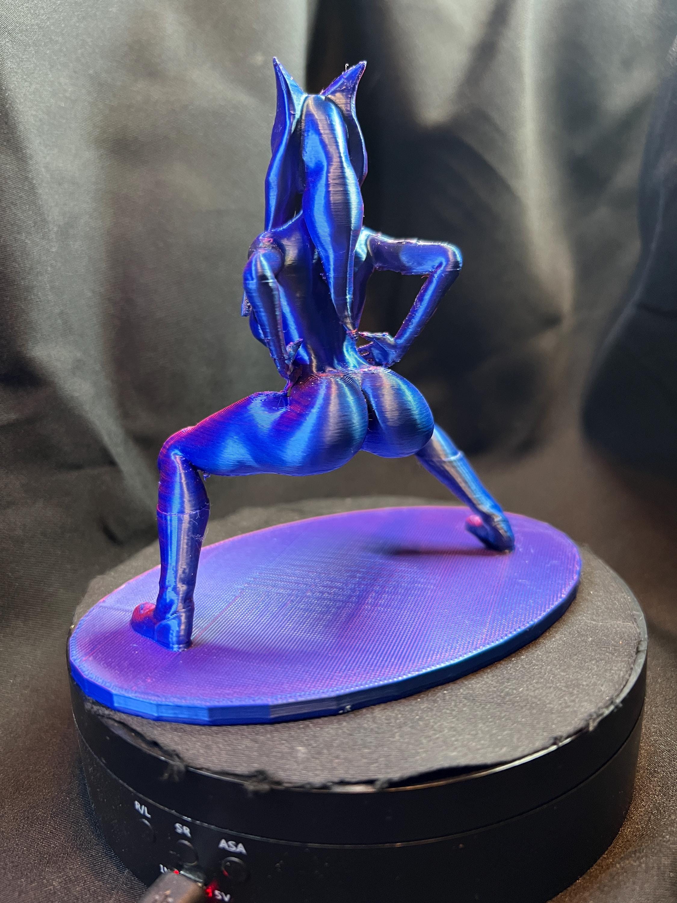 Sexy Alien Fantasy Woman Figurine (Nude)
