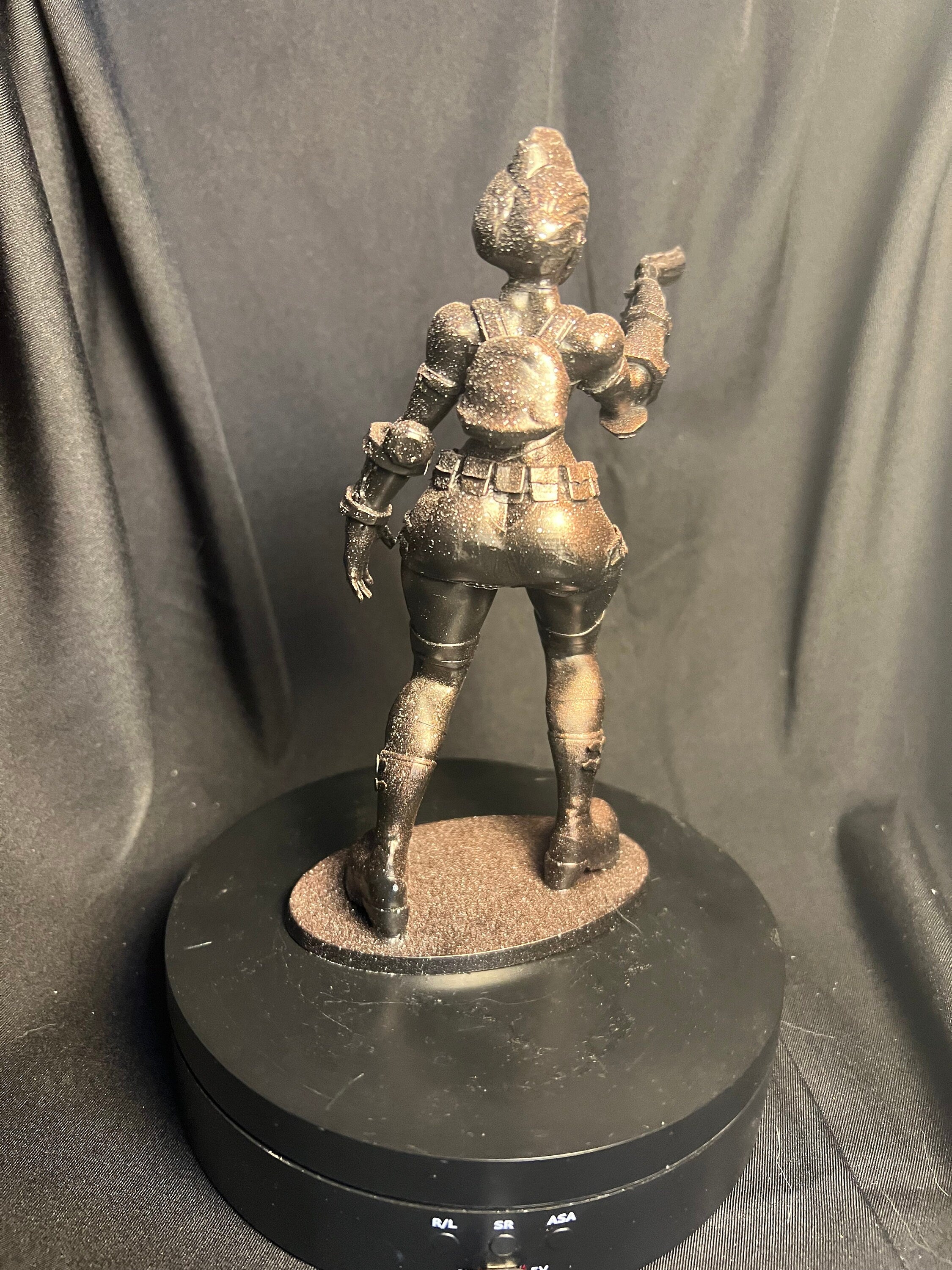 Cammy Police Woman Figure: Gaming Enthusiast Model
