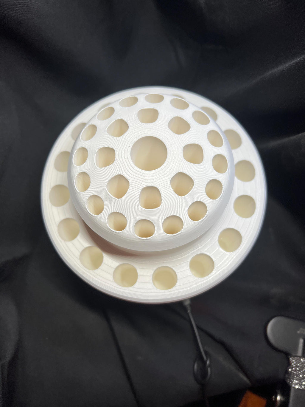 Round Pencil Holder – 5.7" Diameter