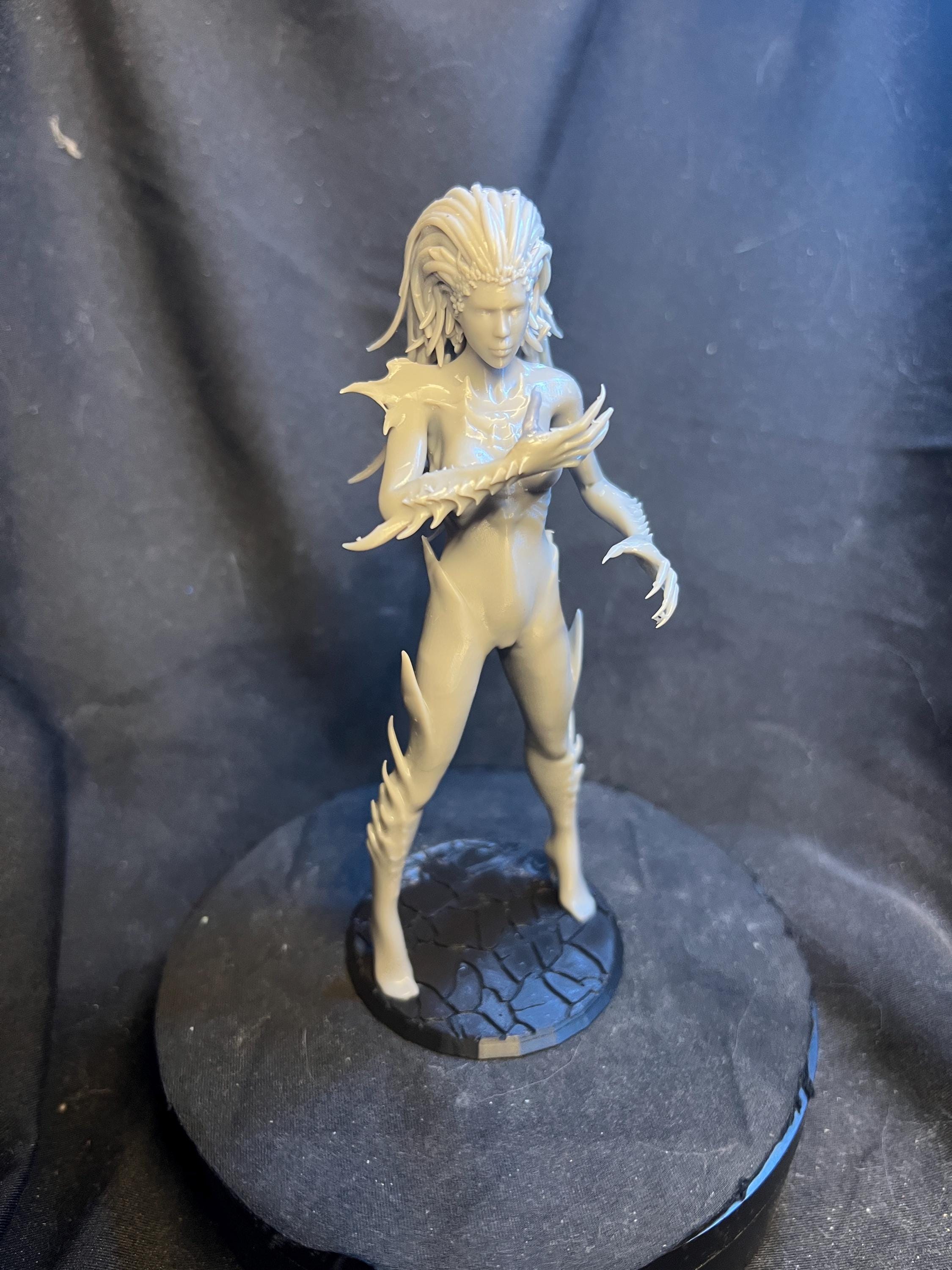 Kerrigan Psionic War Queen 6 inches/155 mm