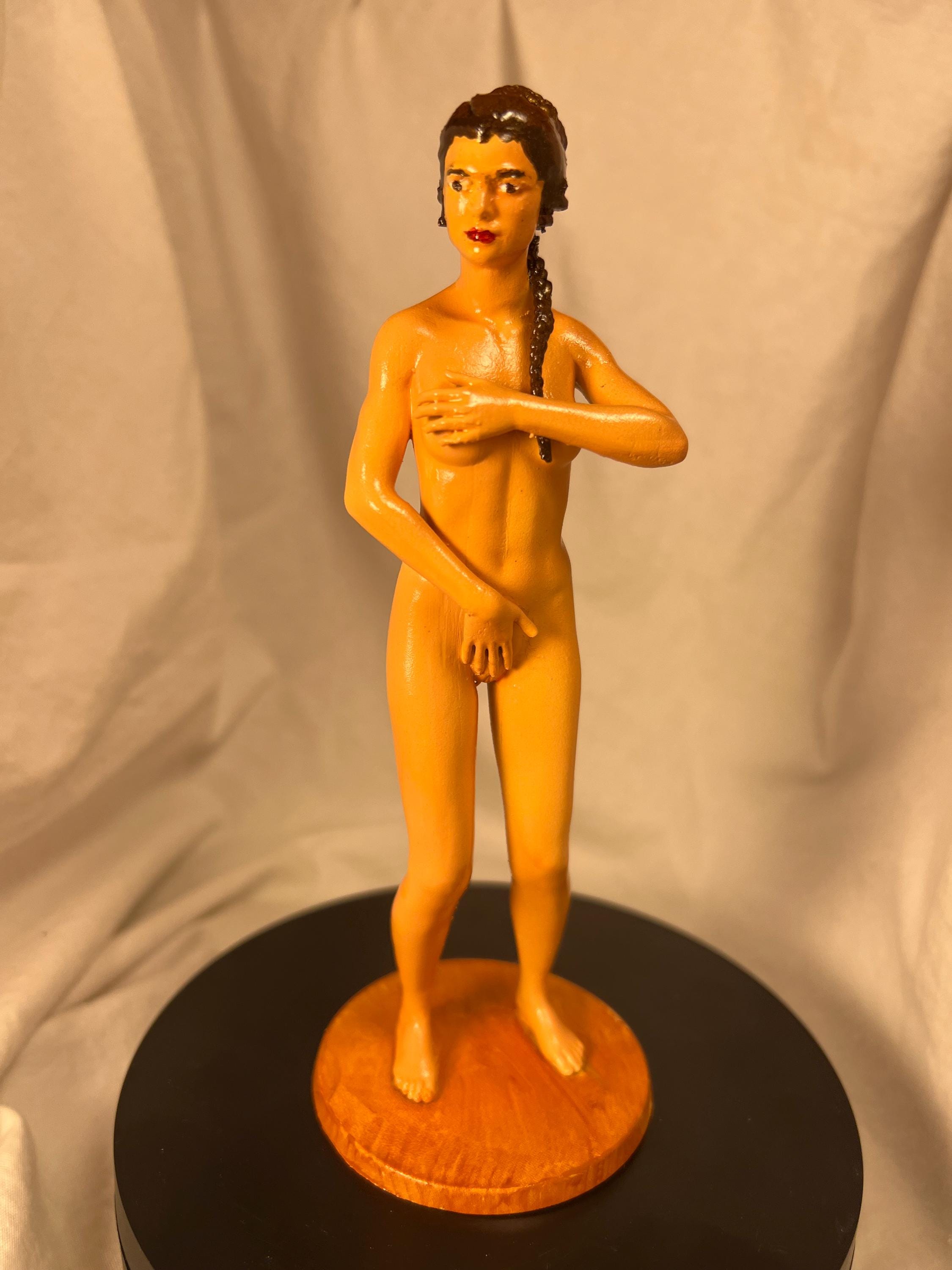 Science Fiction Queen / Senator Live Action Nude / Sexy Space Woman
