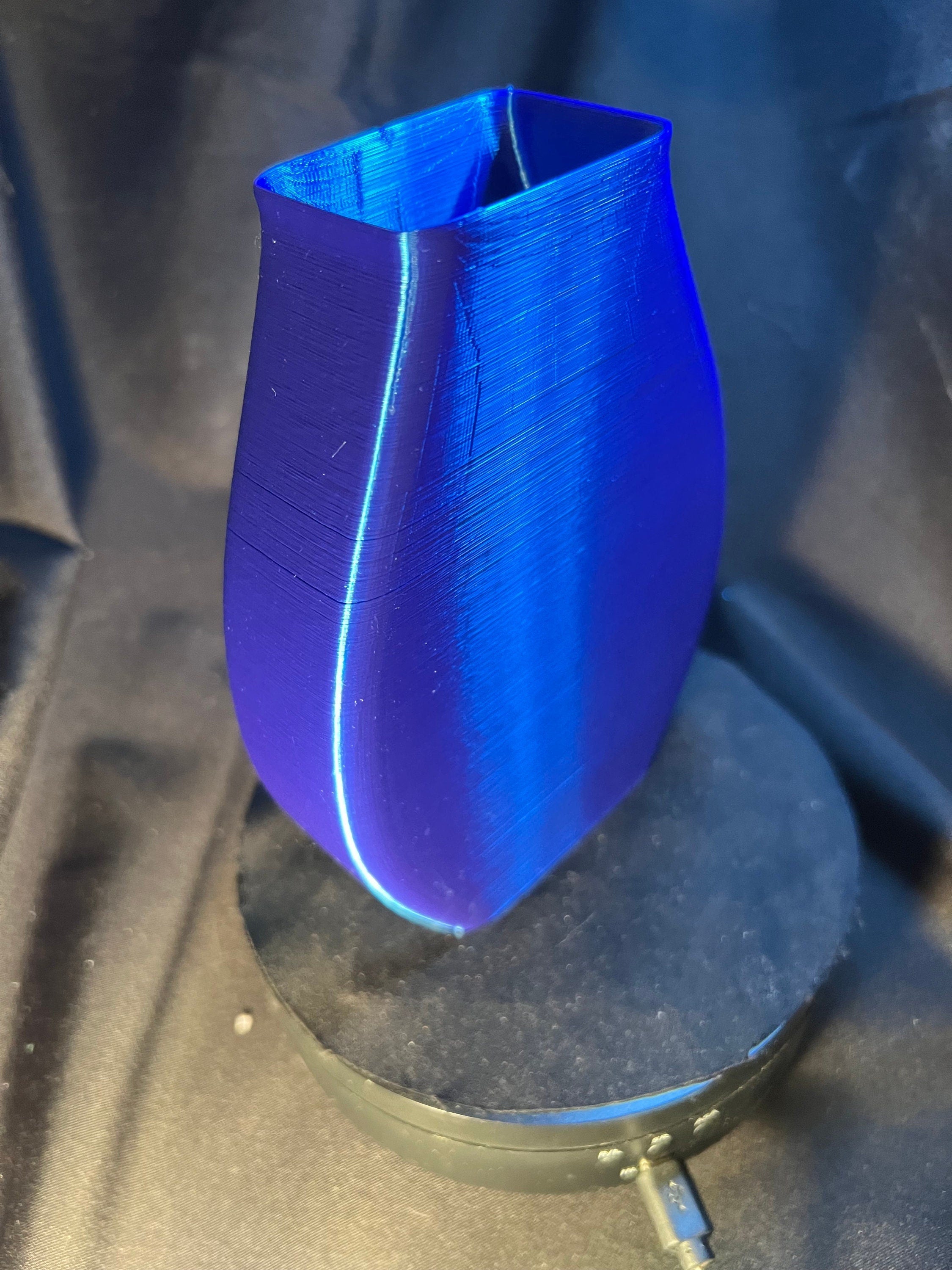 Flat side vase / Flower Vase