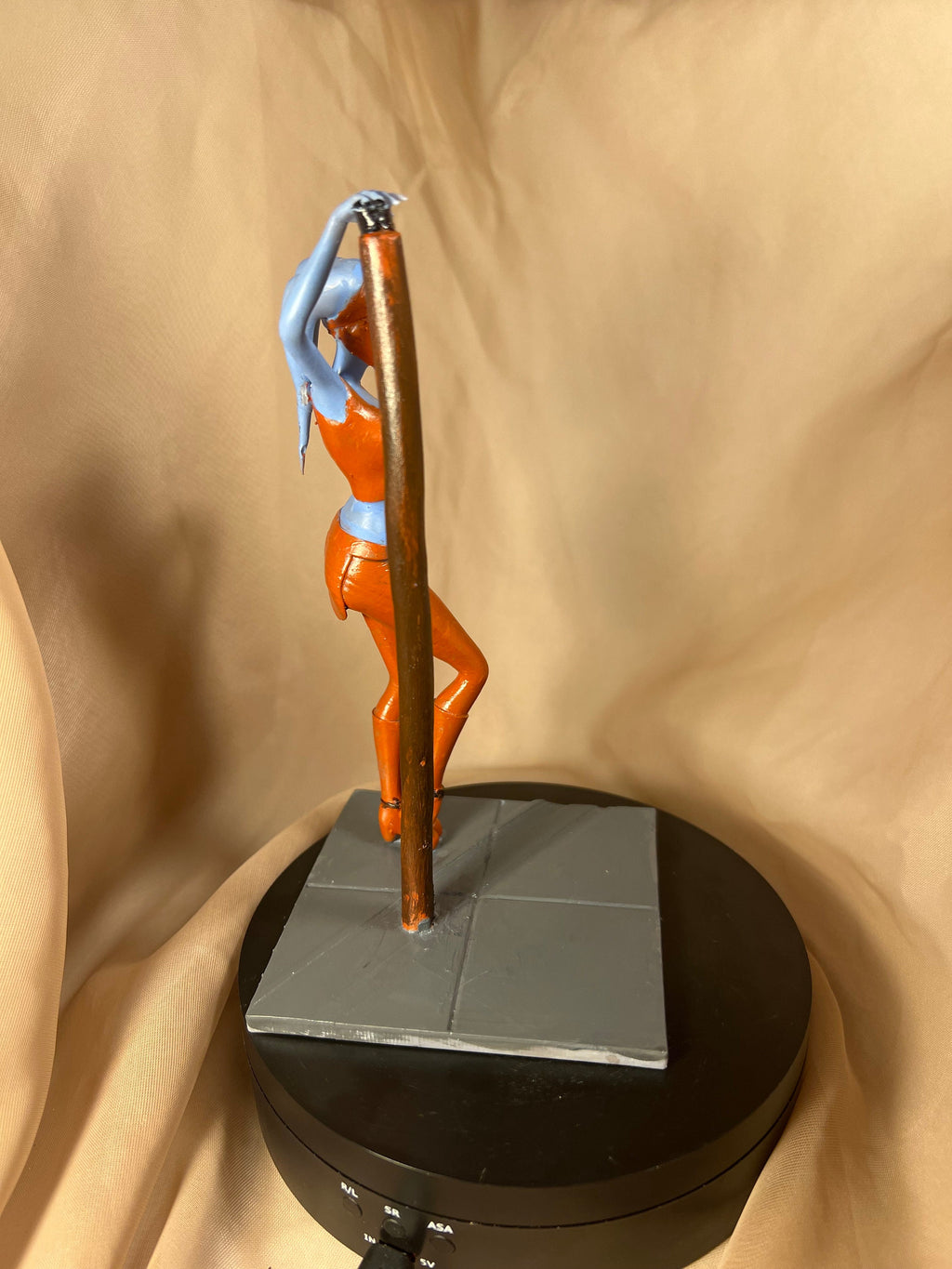 Sexy Alien Woman / Head tailed Figure