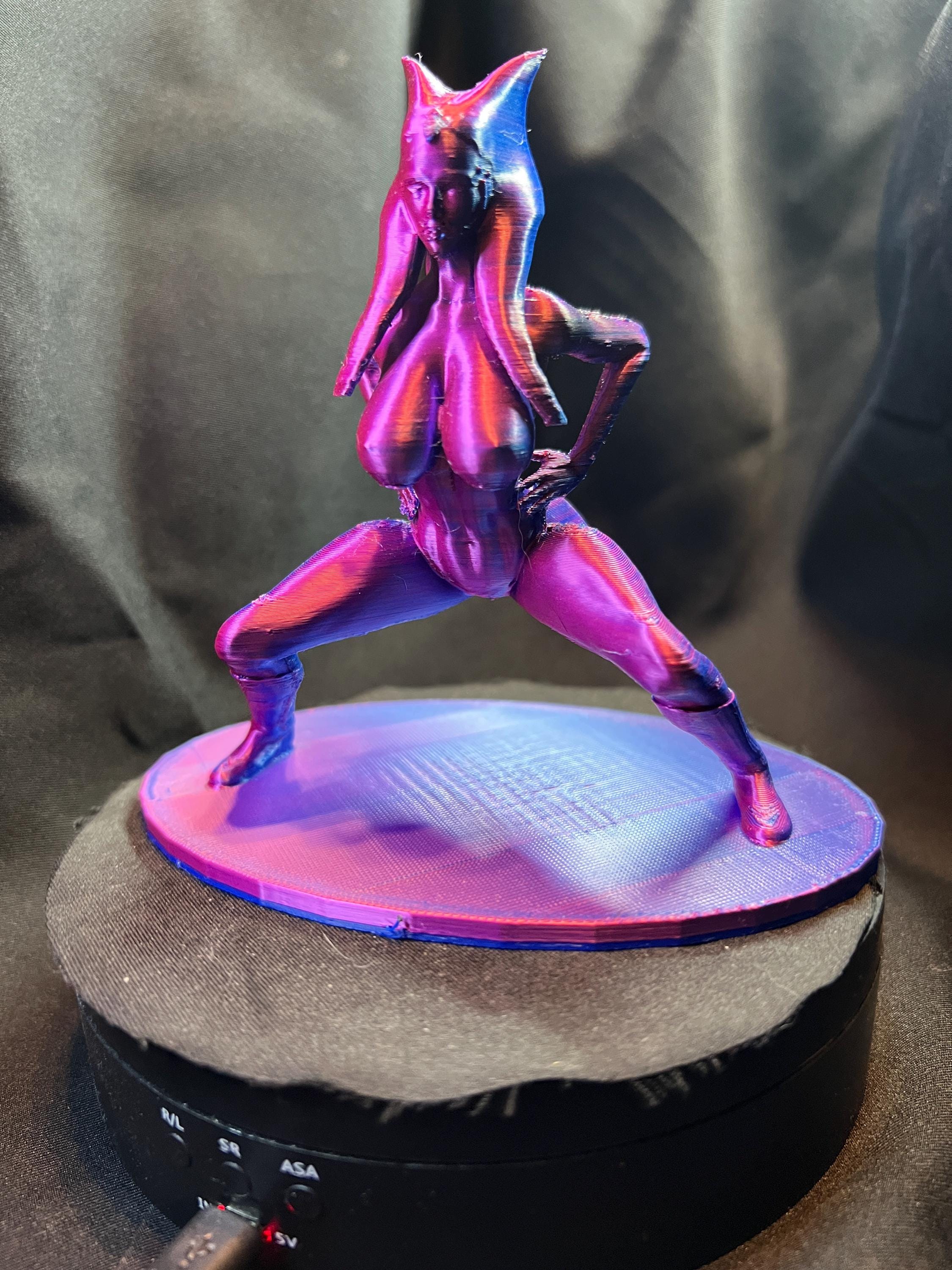 Sexy Alien Fantasy Woman Figurine (Nude)