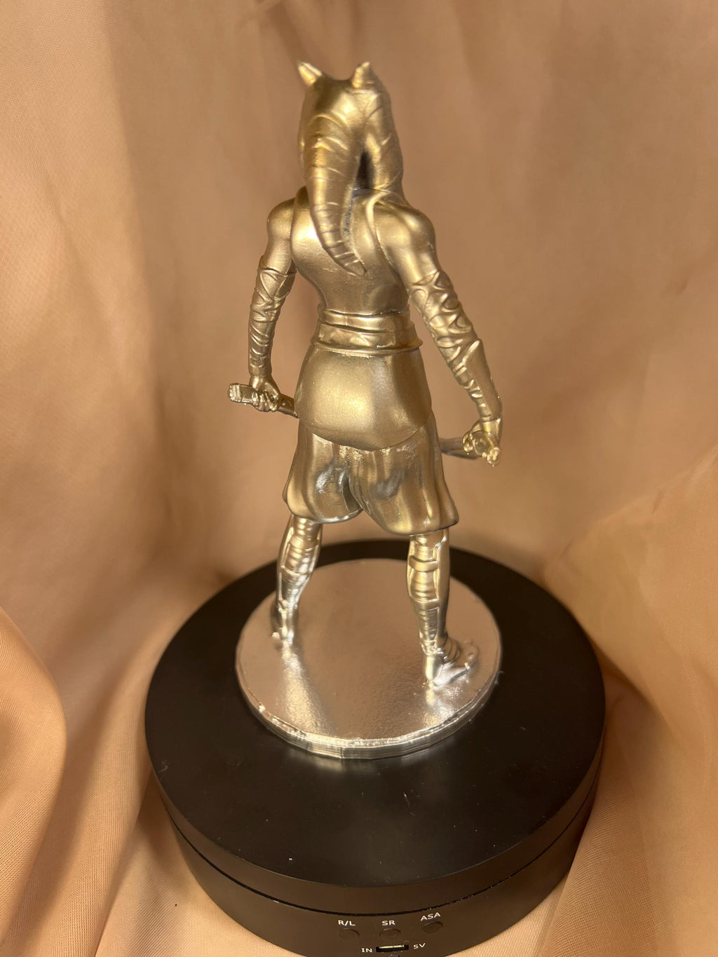 Space Warrior Woman / Fighting Adult Ahsoka Figure