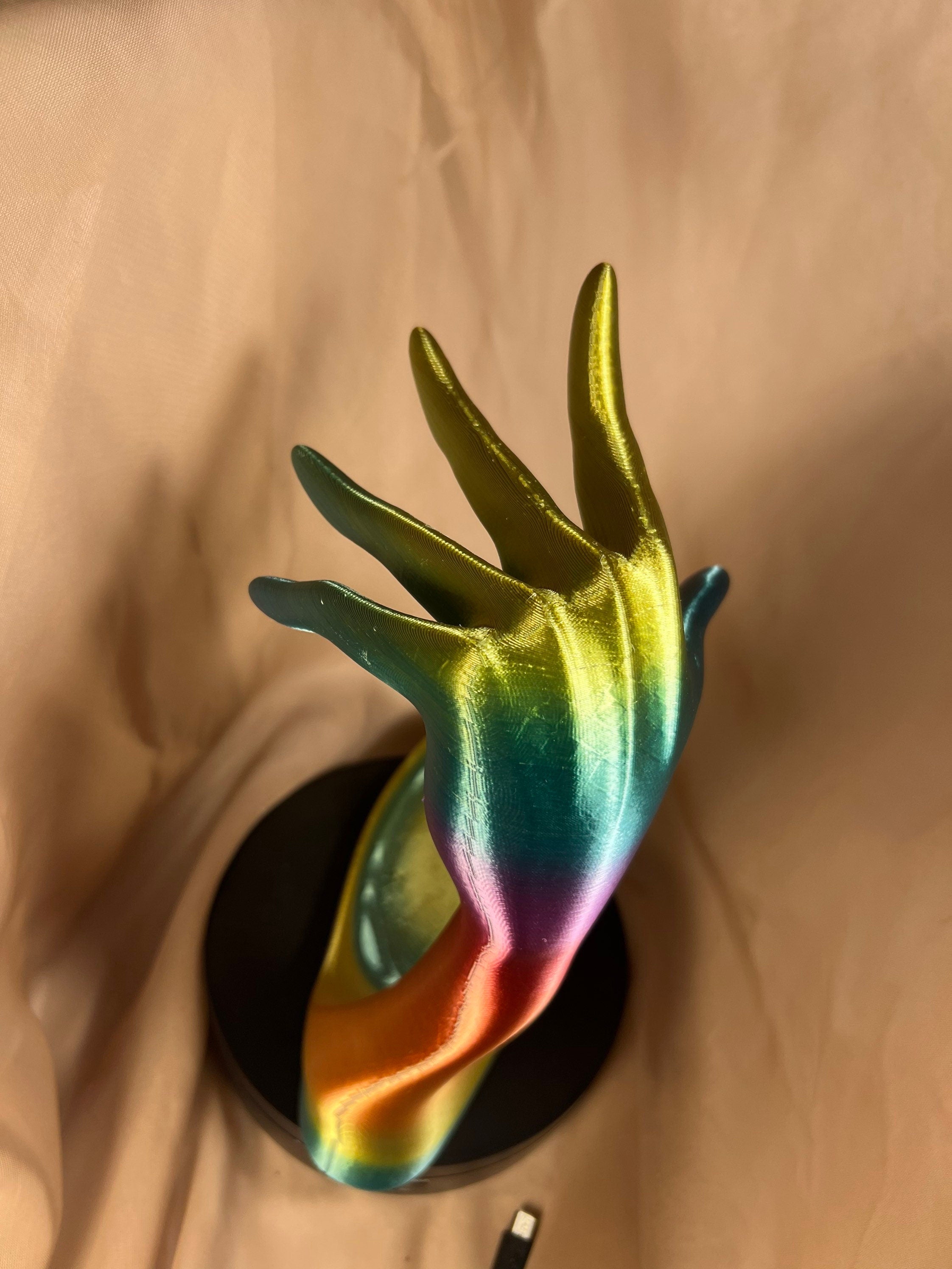 Hand shaped jewelry tree