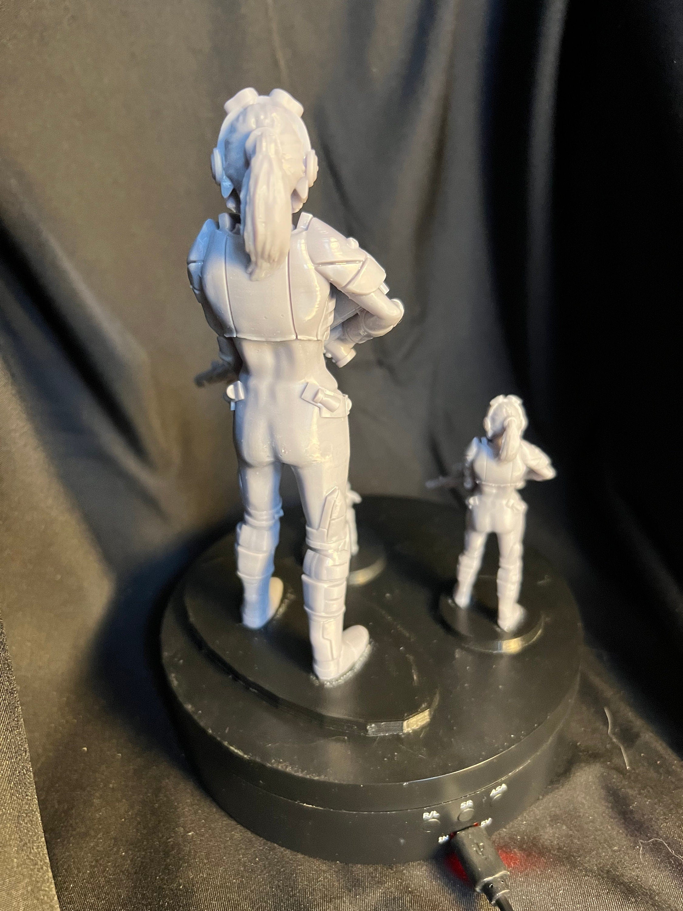 Space Trooper Woman Model / Science Fiction Solider Female Figure