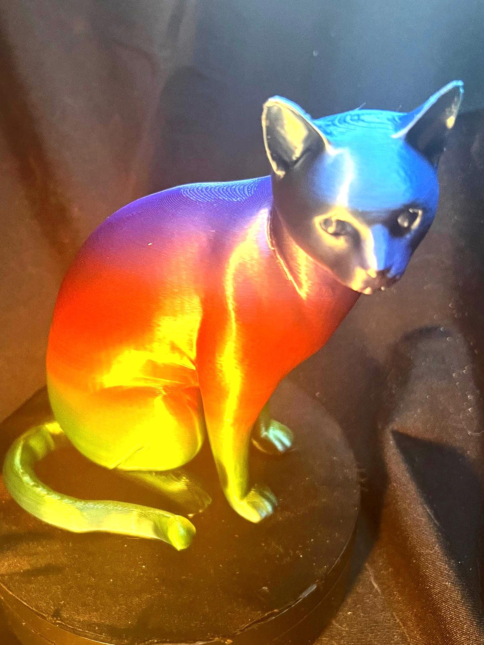 Elegant House Cat Statue: 6-Inch Cat Model