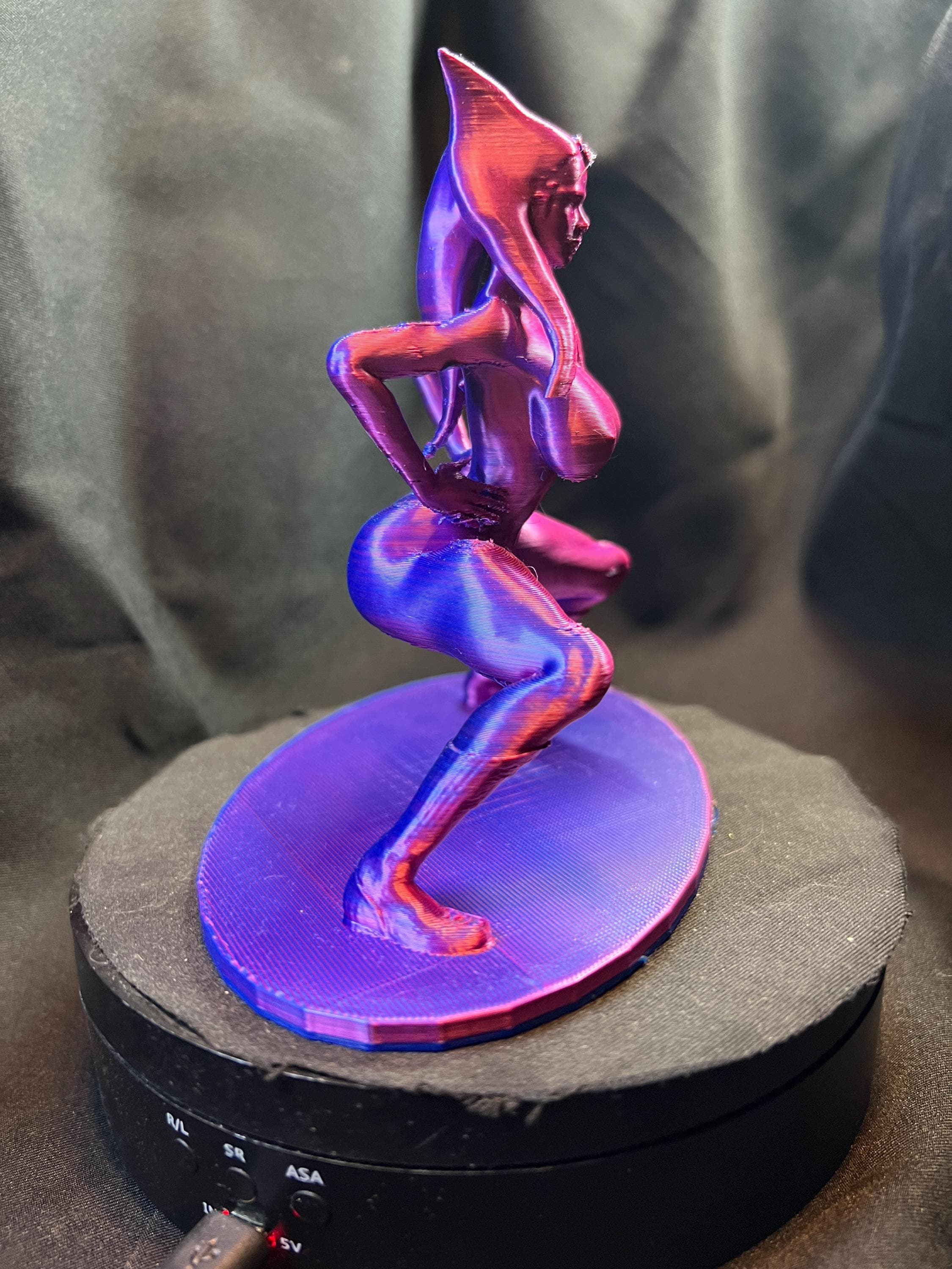 Sexy Alien Fantasy Woman Figurine (Nude)