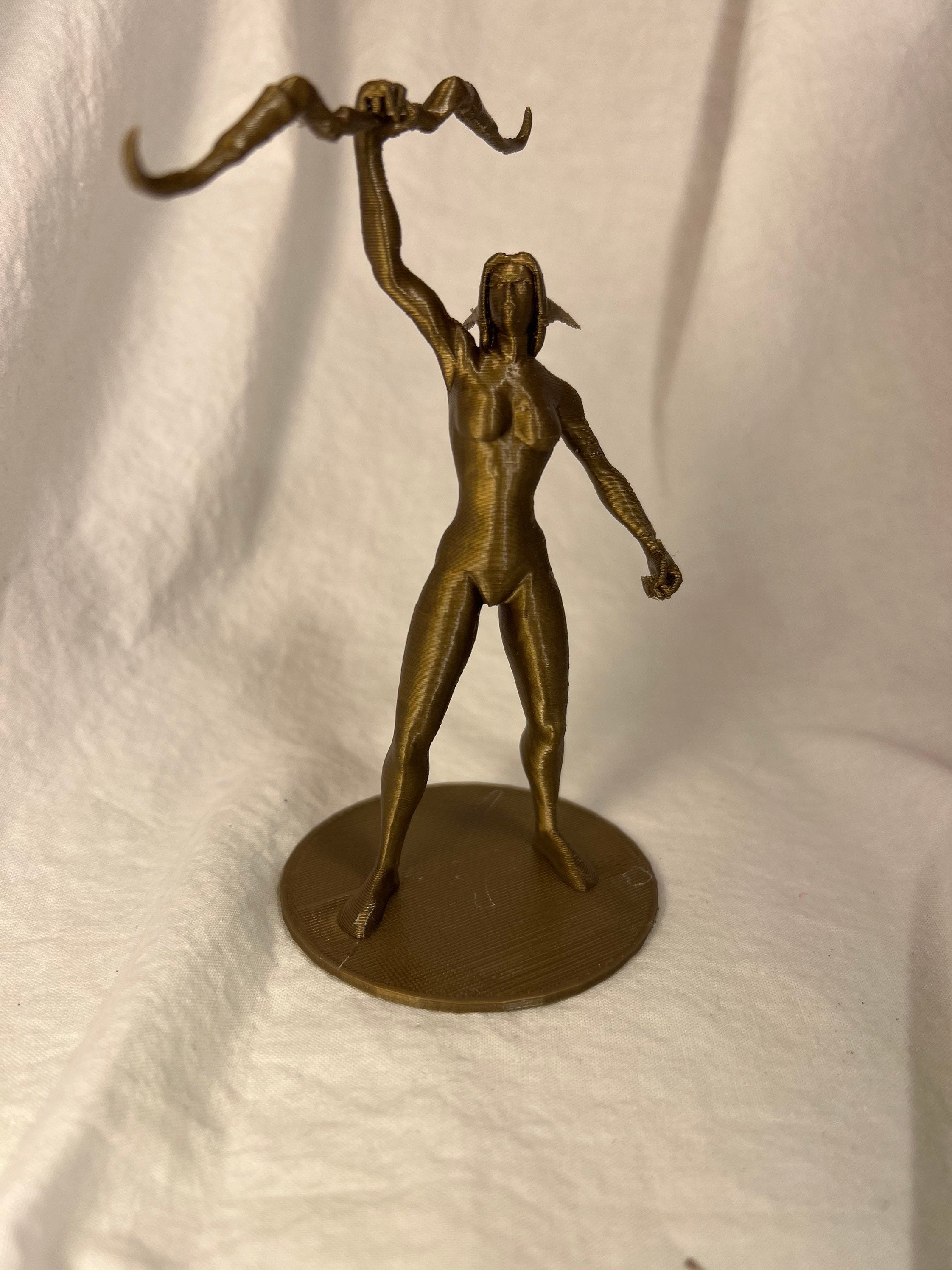 Elf Hunter Celebrating / Night Elf Figure