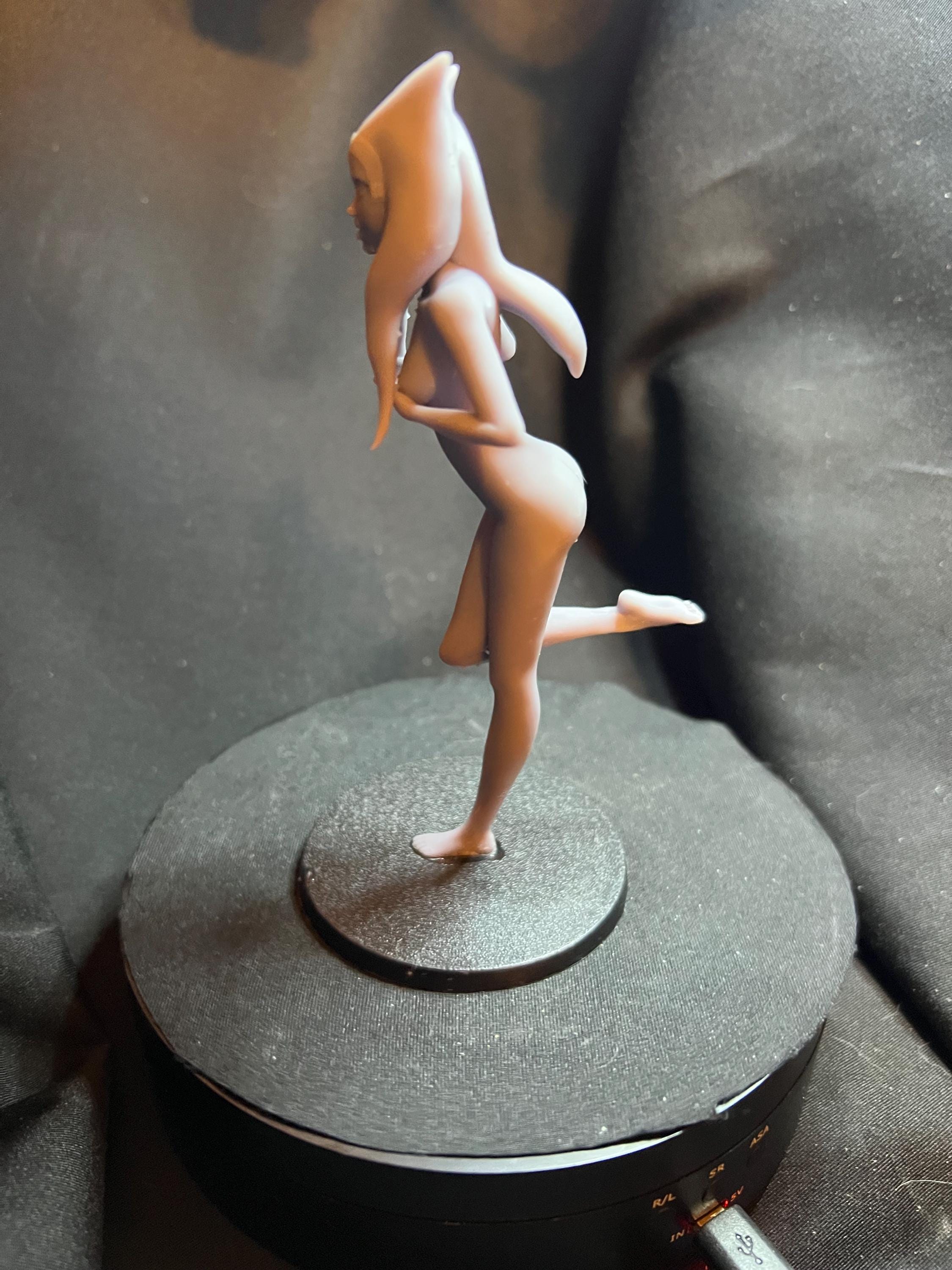 Sexy Alien Fantasy Woman Figurine (Nude)
