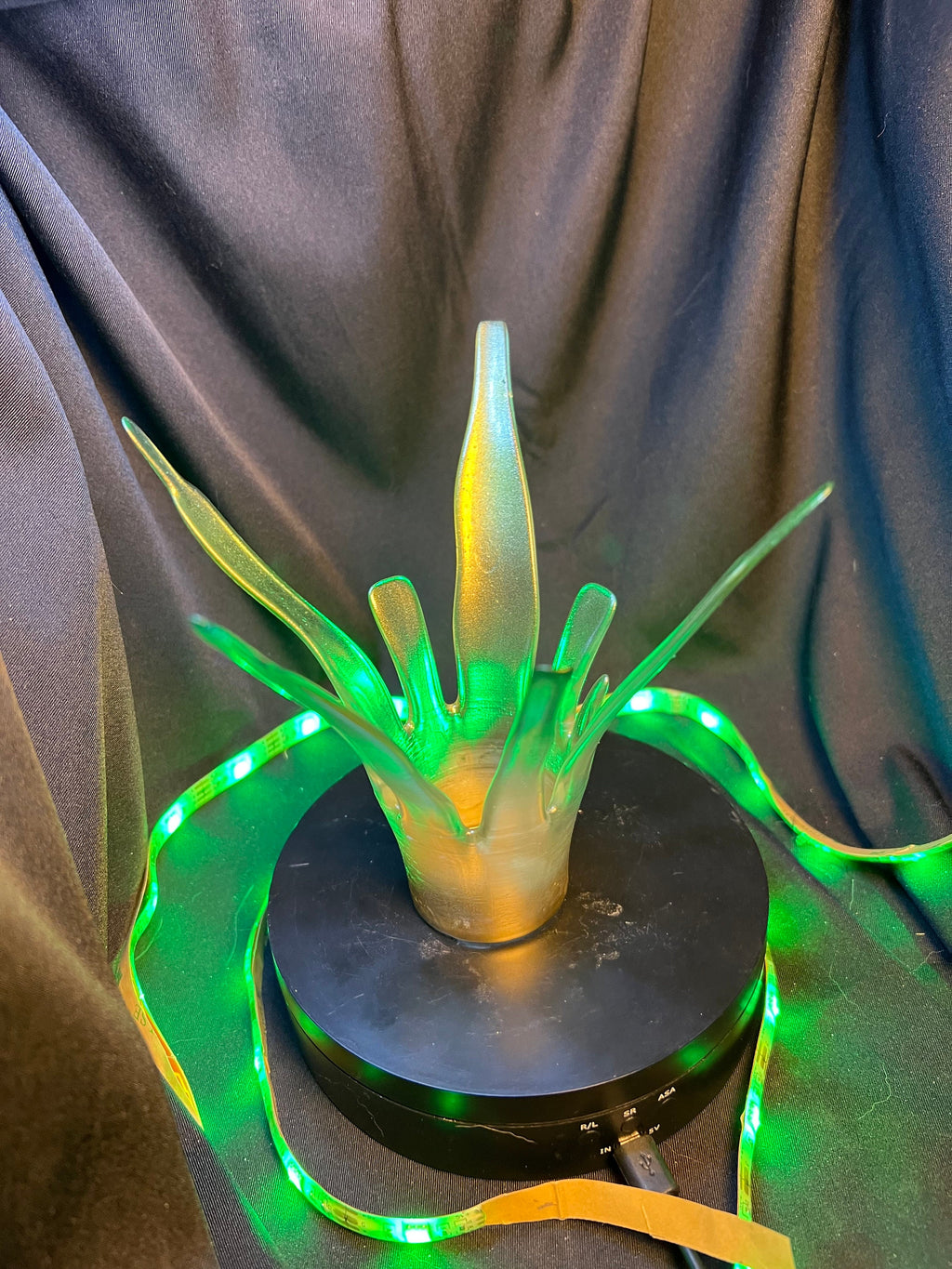 Splash Shaped Clear Green and Gold Flower Vase